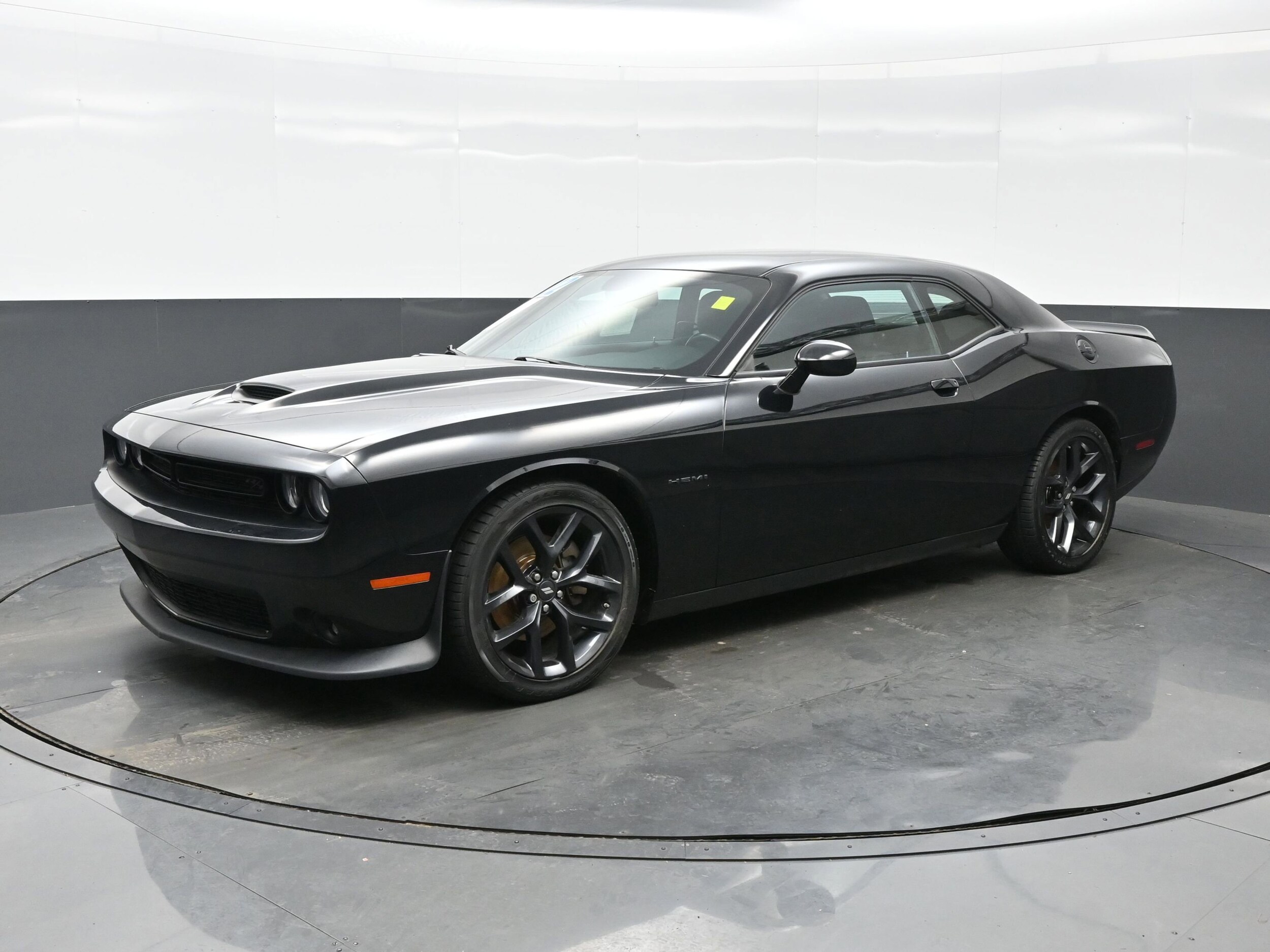 2022 Dodge Challenger R/T photo 2