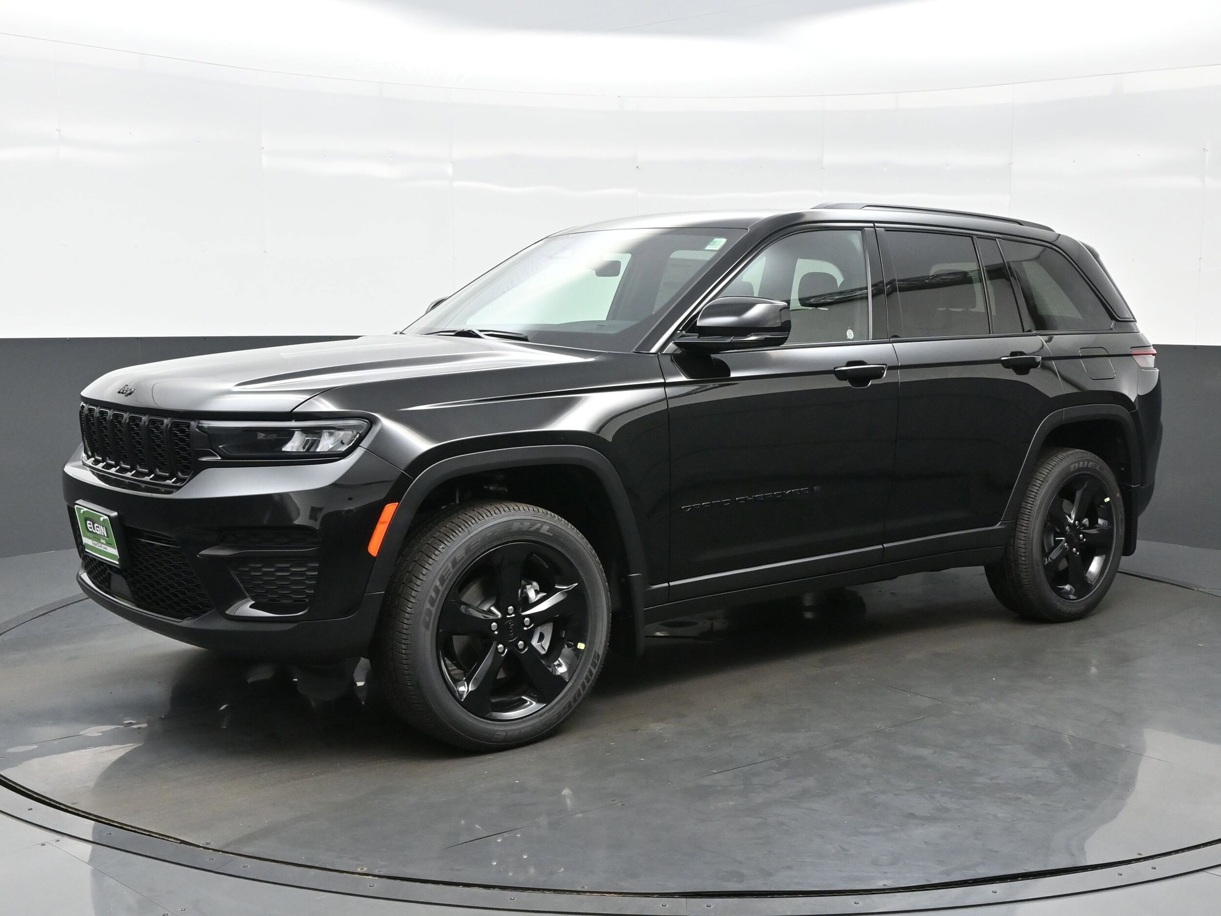 2025 Jeep Grand Cherokee Altitude photo 2