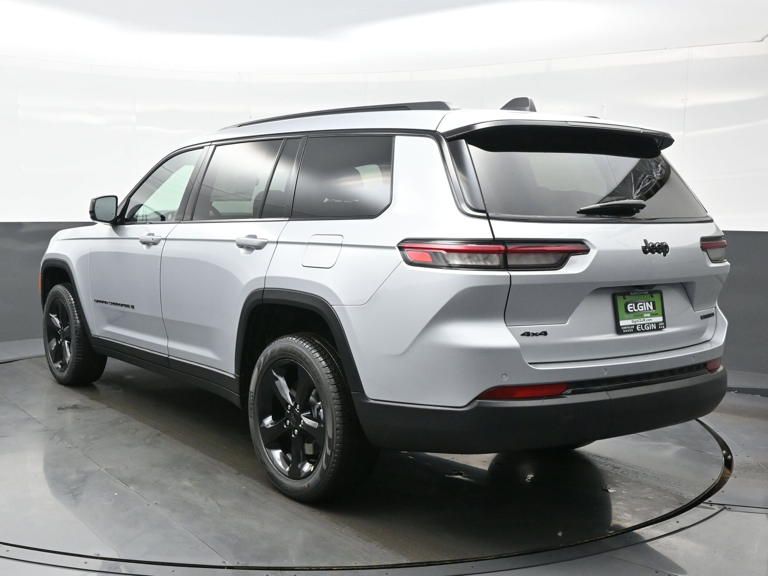 2025 Jeep Grand Cherokee Limited photo 4