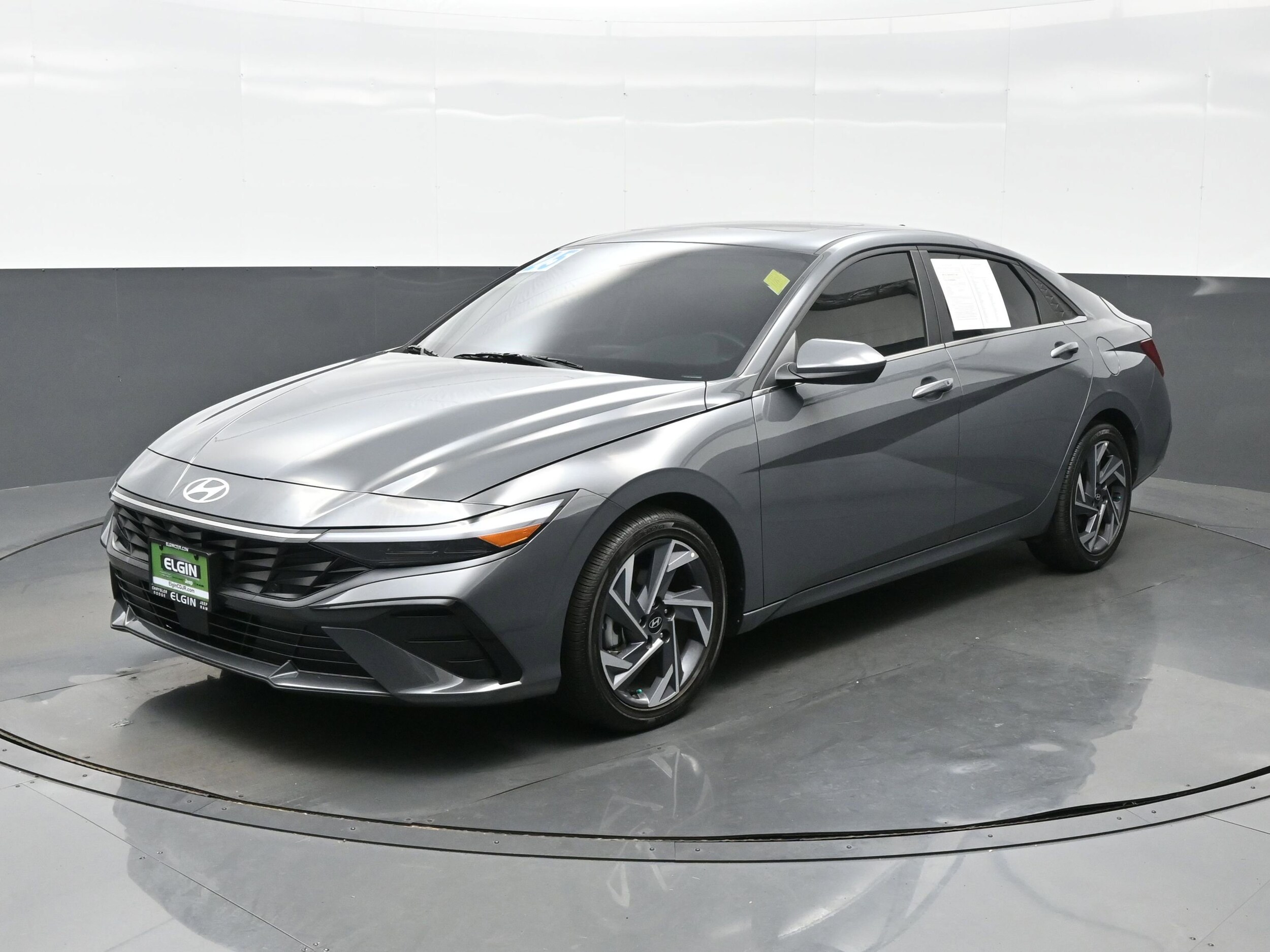 2025 Hyundai Elantra SEL Convenience photo 2