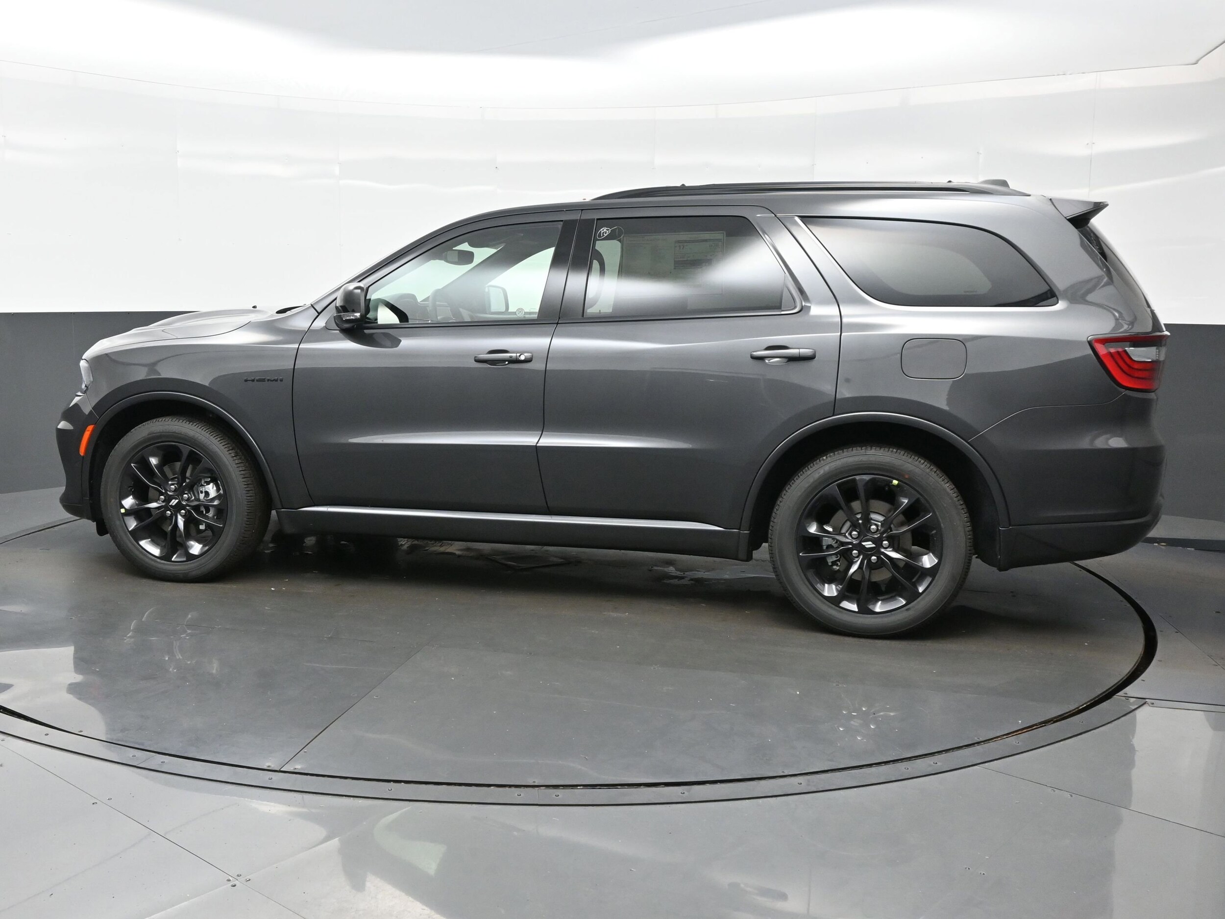 2025 Dodge Durango R/T Plus photo 3