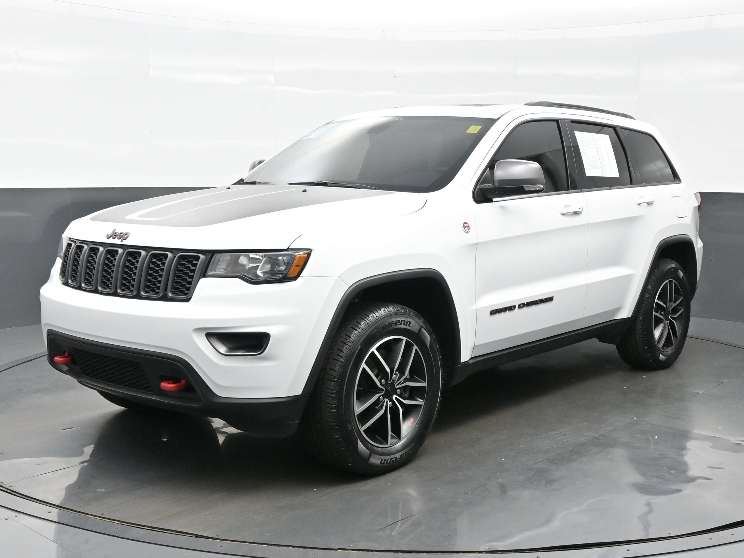 2021 Jeep Grand Cherokee Trailhawk photo 2