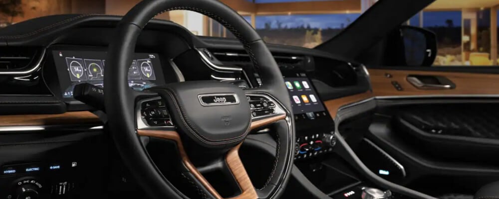 2023 Jeep Grand Cherokee Interior