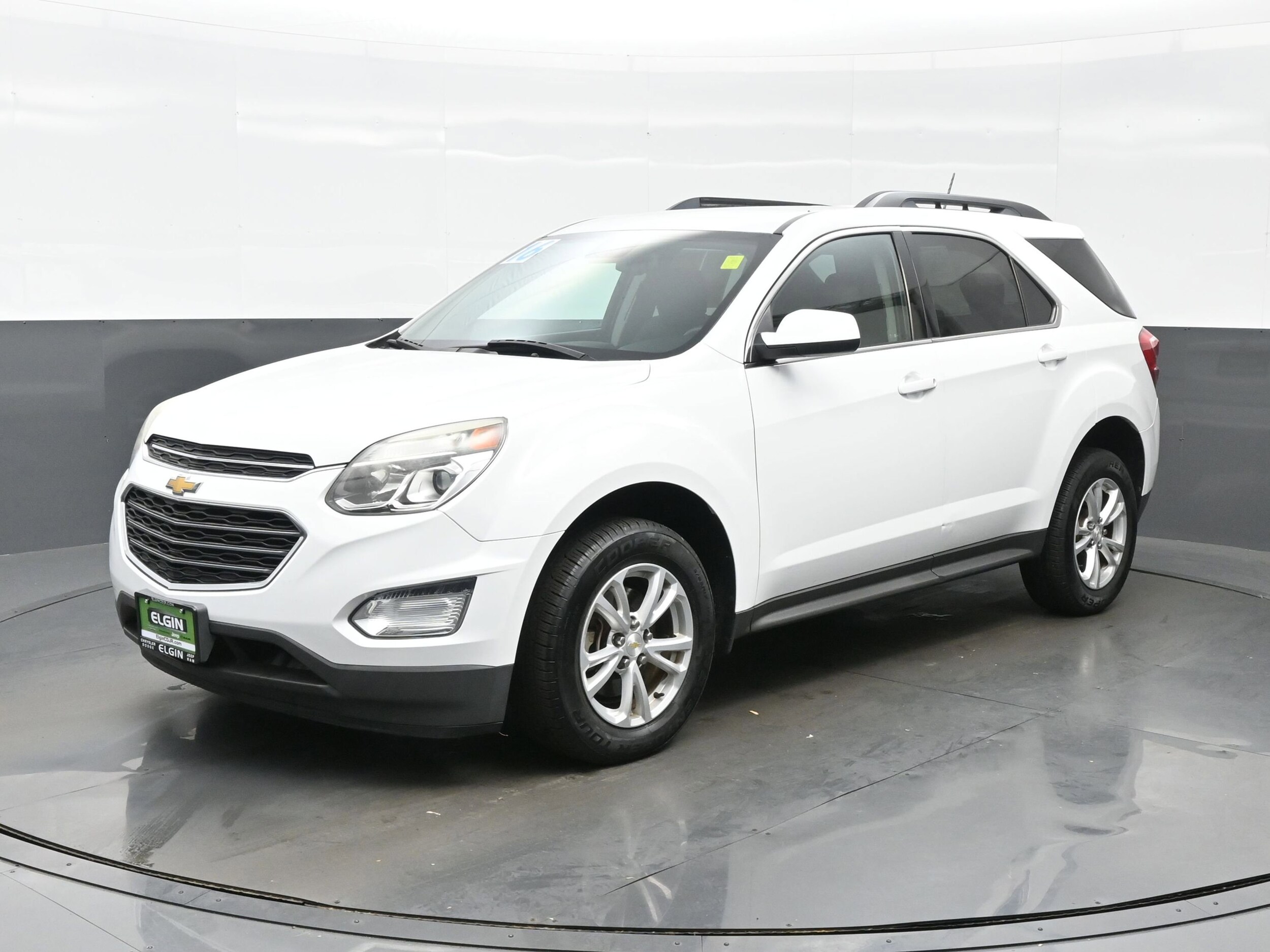 2016 Chevrolet Equinox LT photo 2