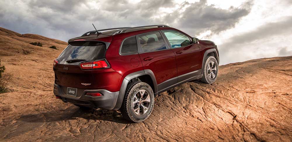2018 Jeep Cherokee Exterior Gallery 3.jpg
