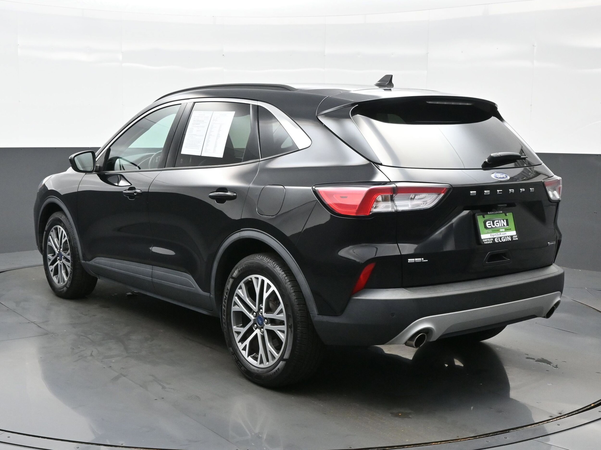 2021 Ford Escape SEL Hybrid photo 4