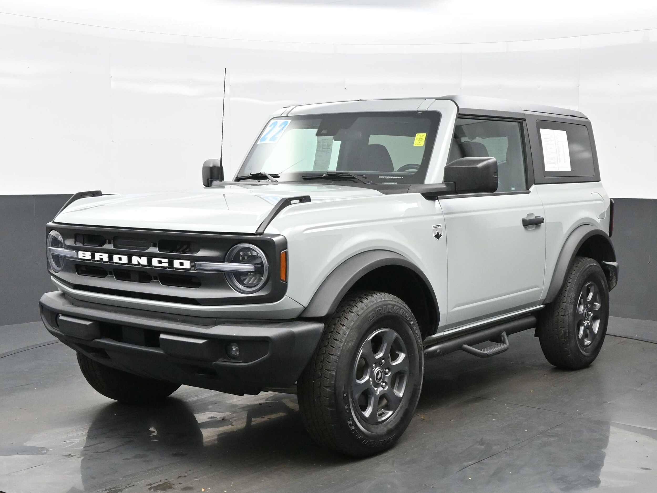 2022 Ford Bronco Big Bend photo 2