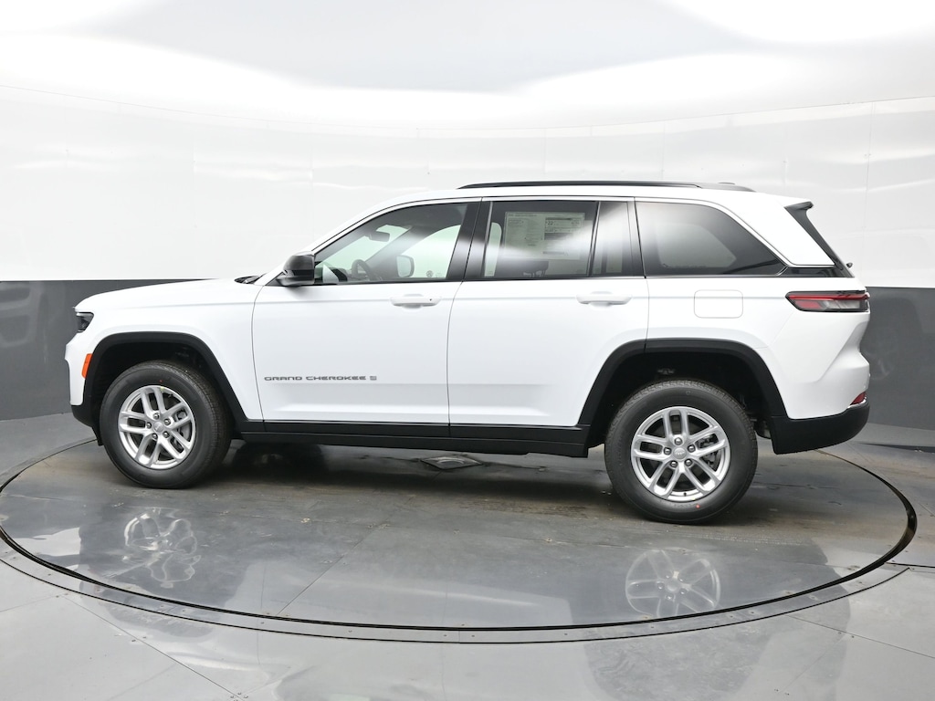 New 2026 Jeep Grand Cherokee LAREDO 4X4 Sport Utility