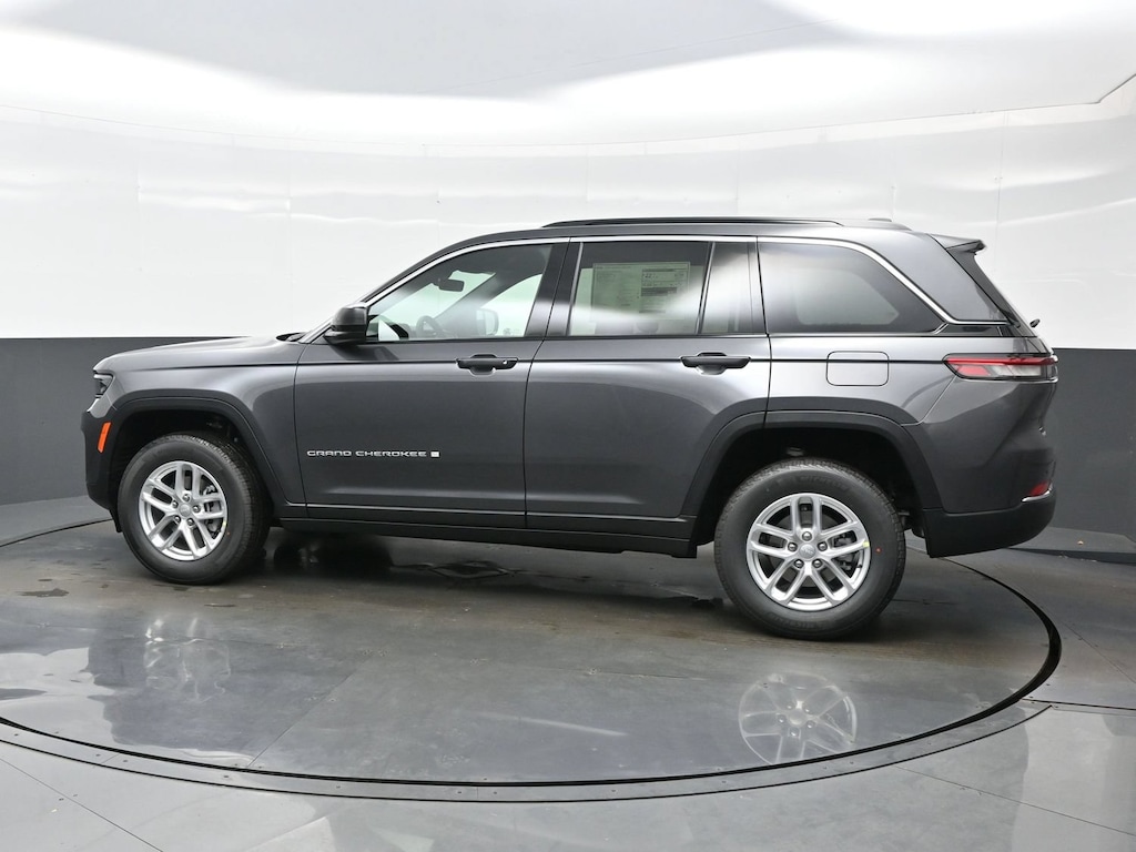 New 2026 Jeep Grand Cherokee LAREDO 4X4 Sport Utility