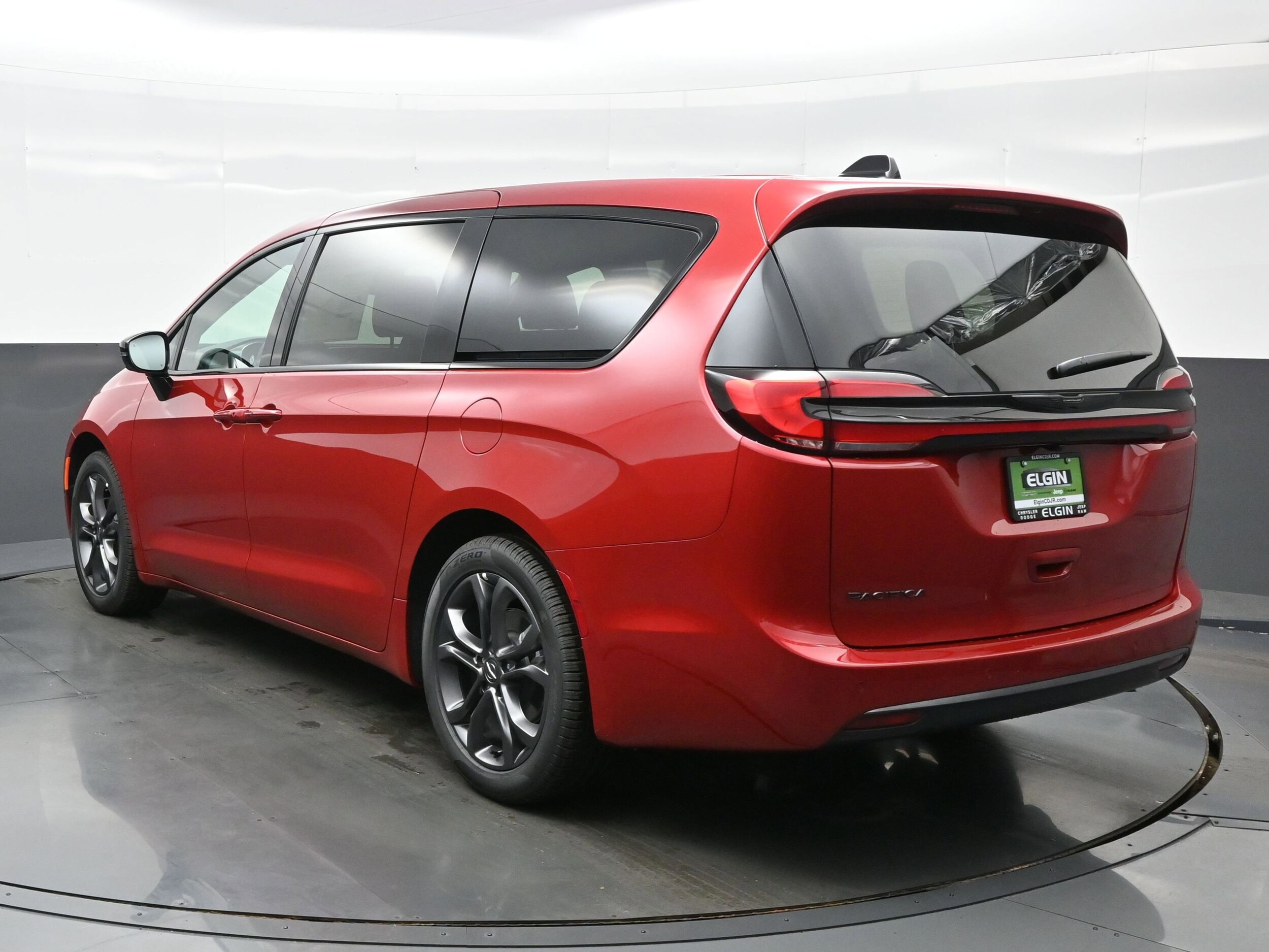 2026 Chrysler Pacifica photo 3