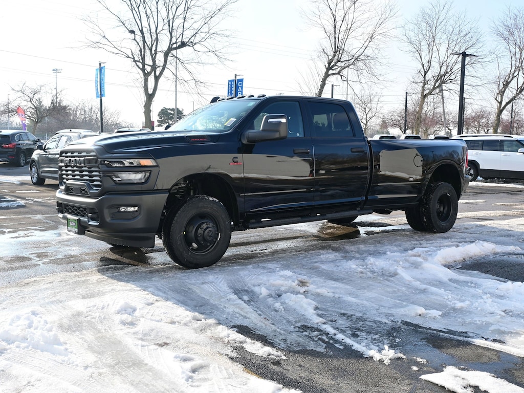 New 2026 Ram 3500 TRADESMAN CREW CAB 4X4 8' BOX Pickup