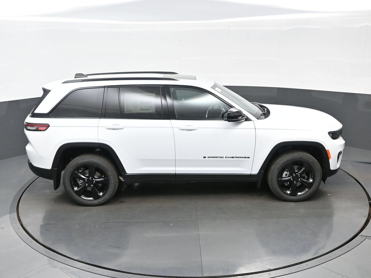2025 Jeep Grand Cherokee Altitude - Photo 26