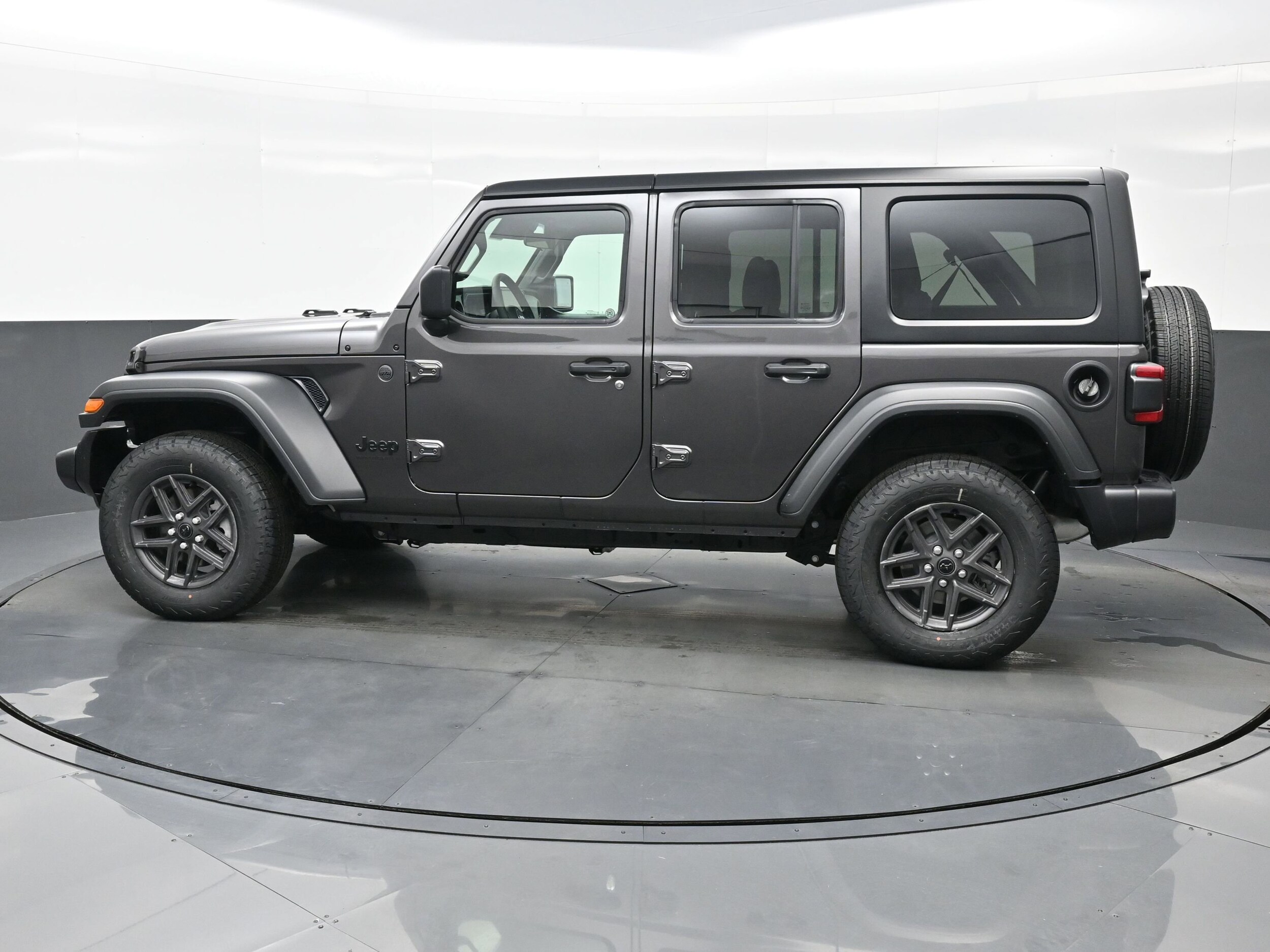 2025 Jeep Wrangler Sport photo 3