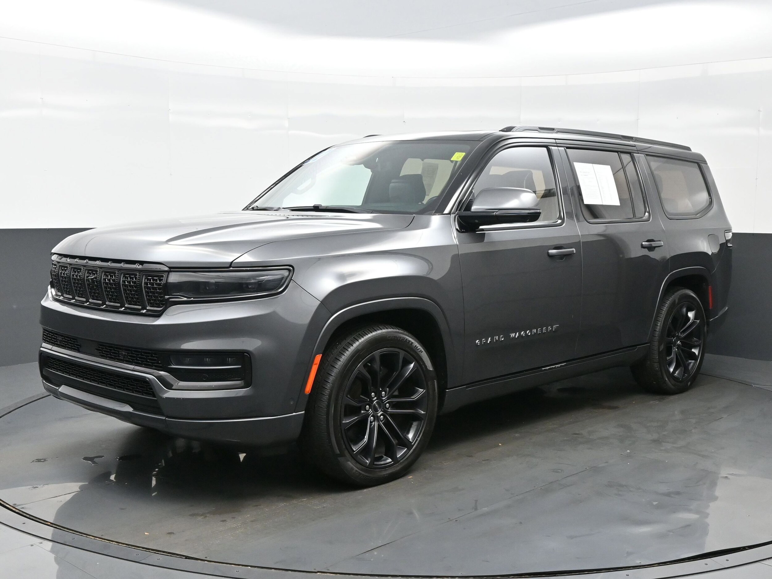 2022 Jeep Grand Wagoneer II Obsidian photo 2