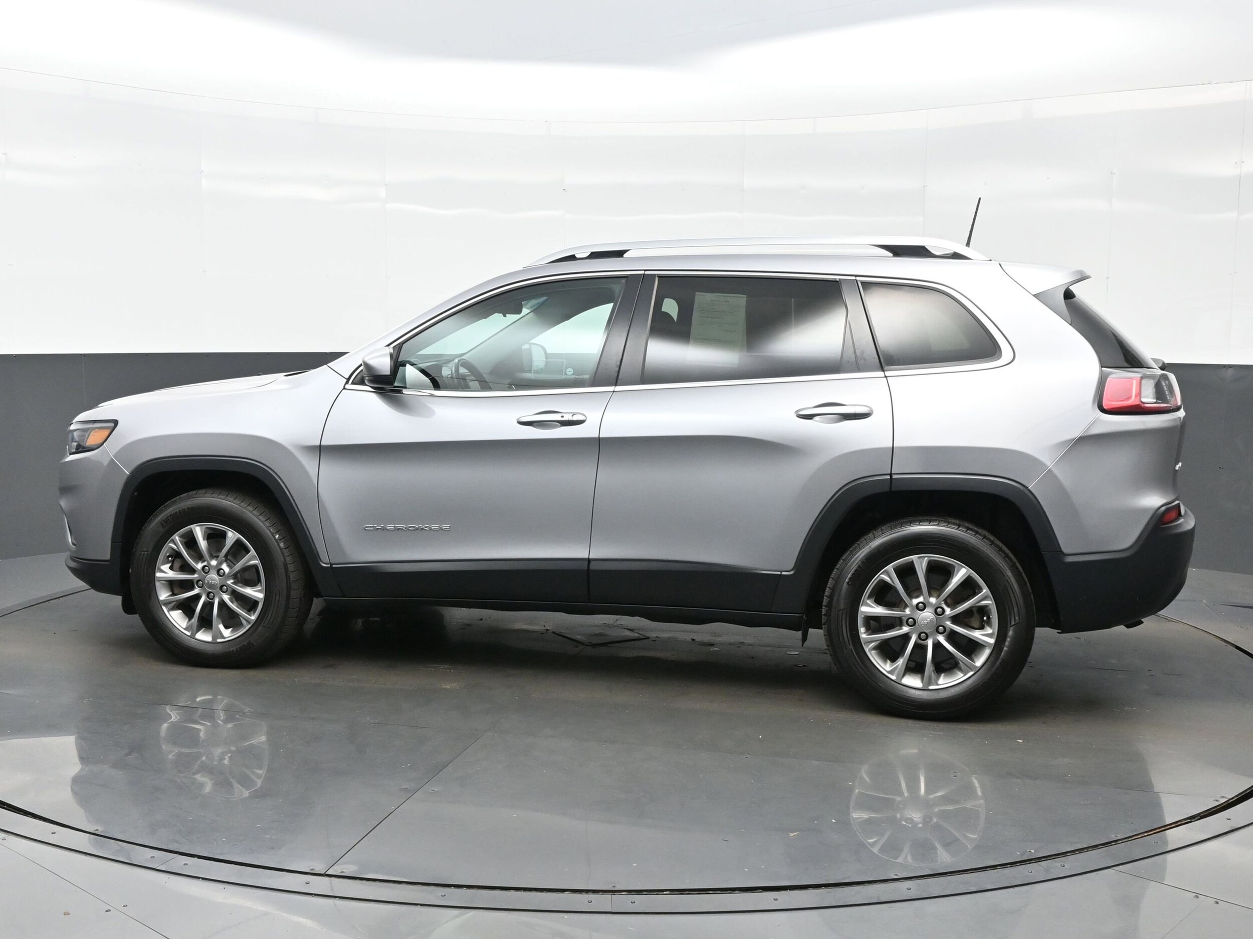 2019 Jeep Cherokee Latitude photo 3