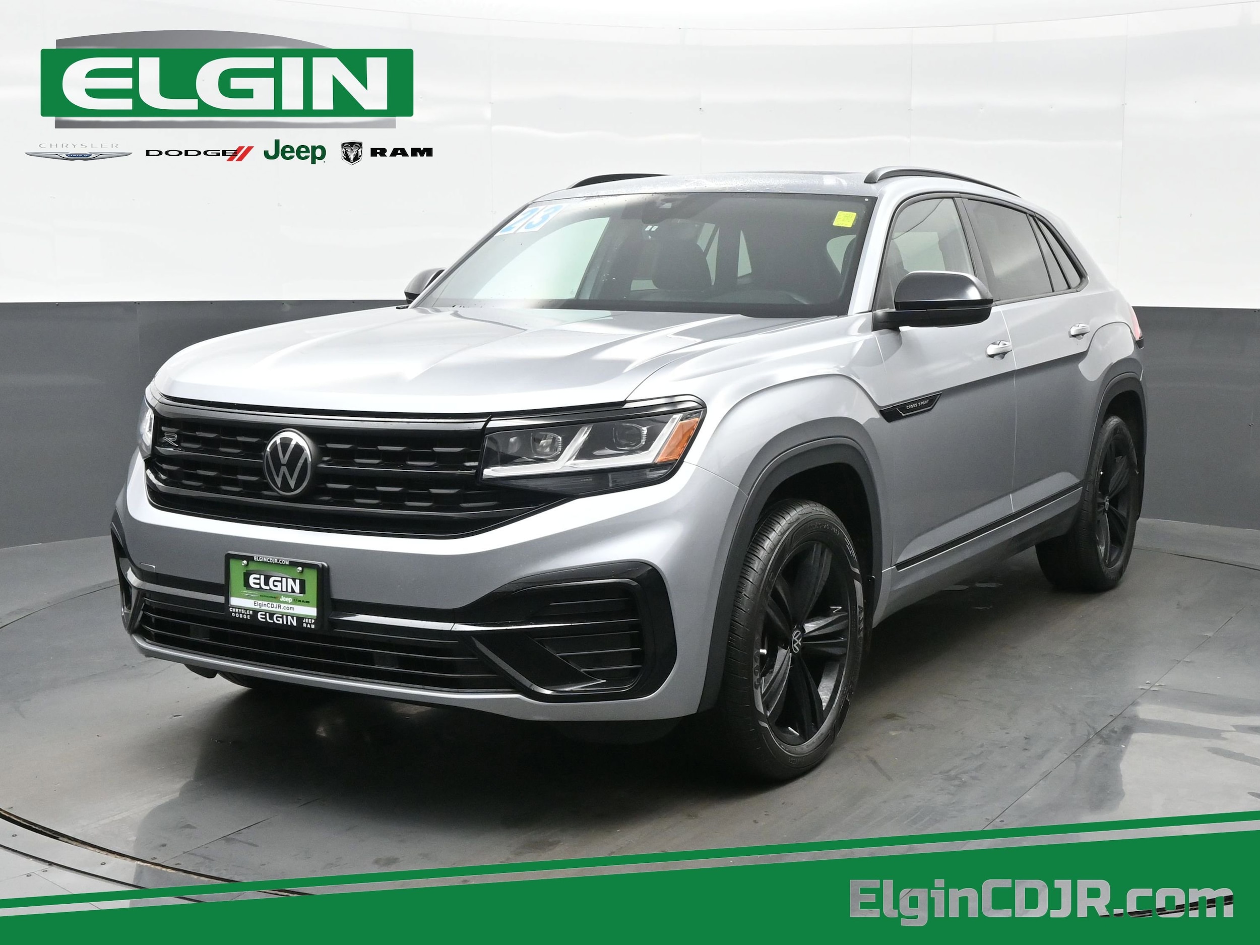 2023 Volkswagen Atlas Cross Sport SEL R-Line Black's photo