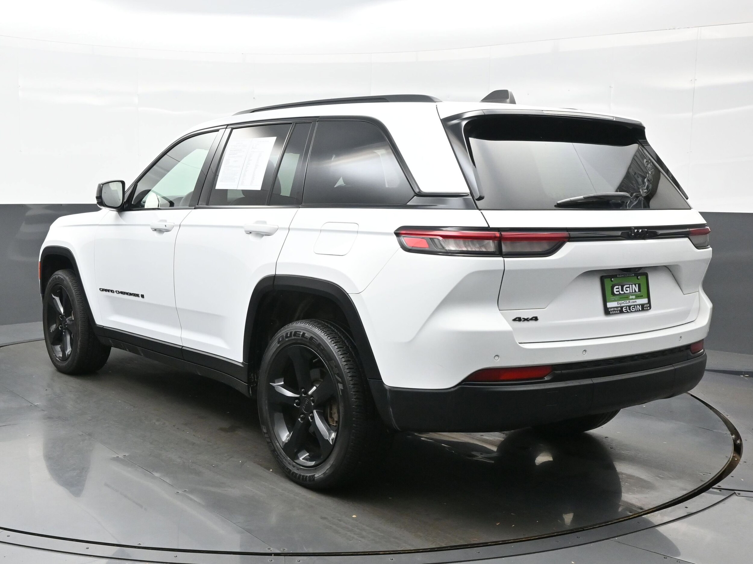 2023 Jeep Grand Cherokee Altitude X photo 2