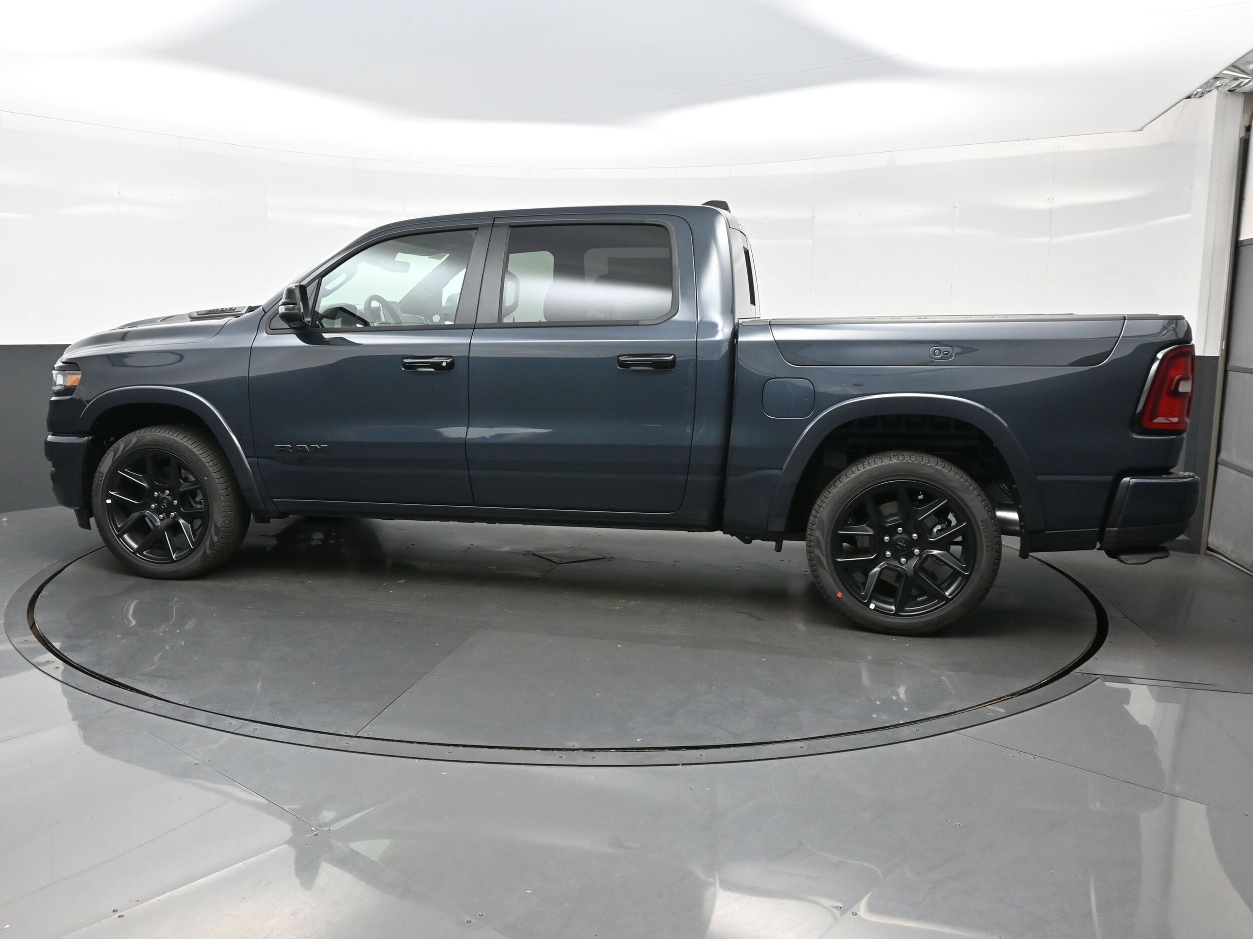 2026 Ram 1500 Laramie photo 3
