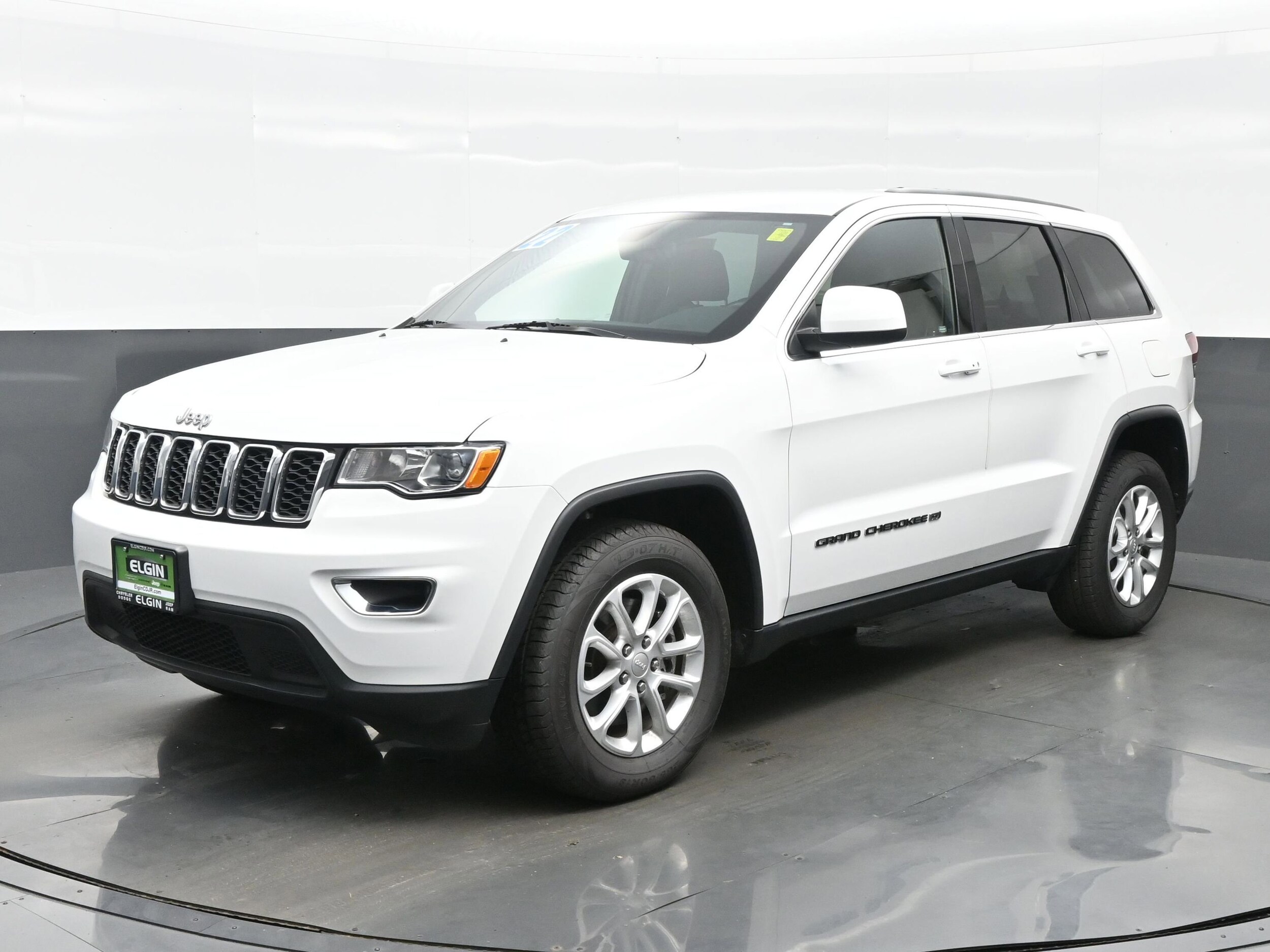 2022 Jeep Cherokee Laredo photo 2