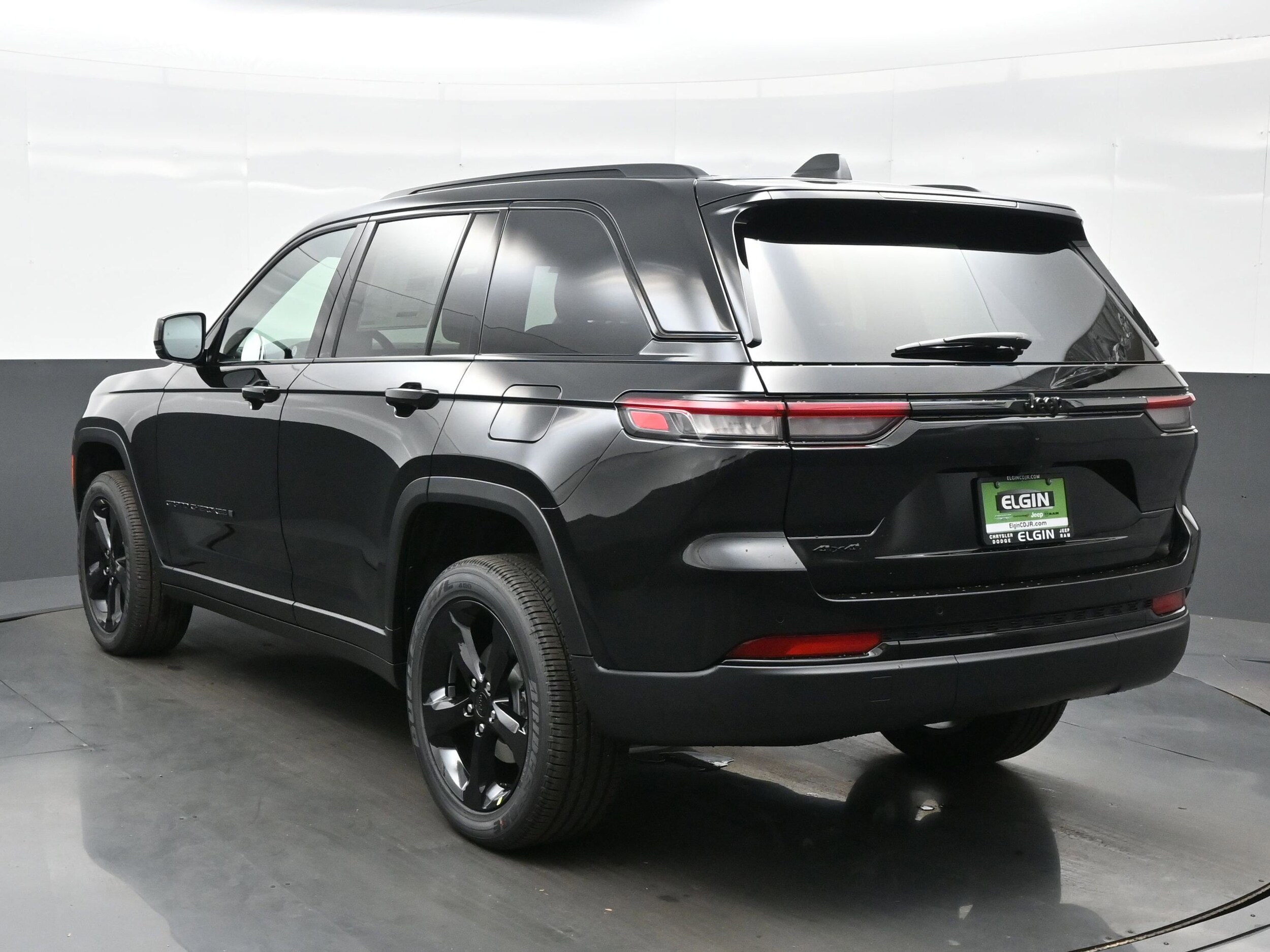 2025 Jeep Grand Cherokee Altitude photo 4