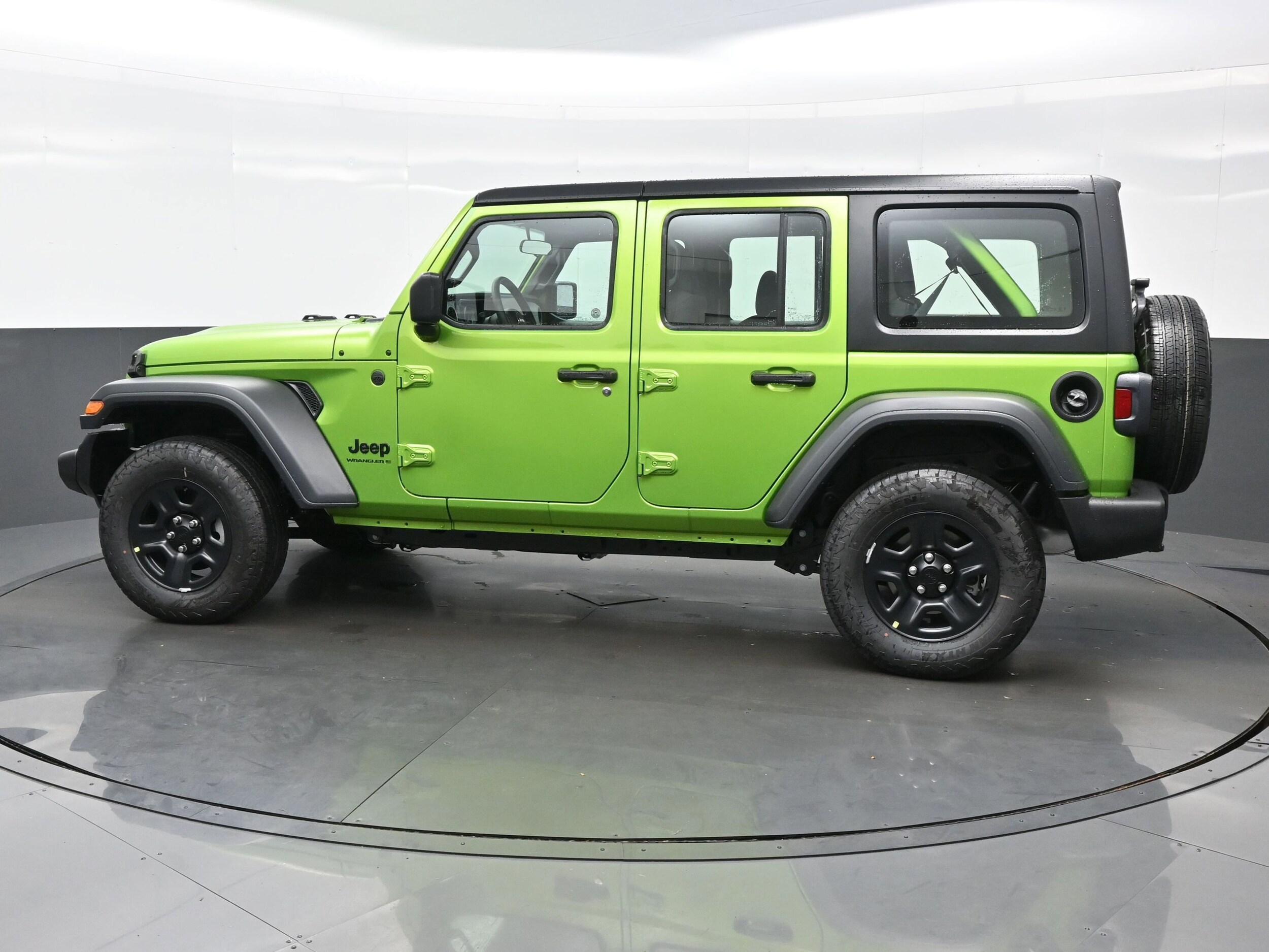 2025 Jeep Wrangler Sport photo 3