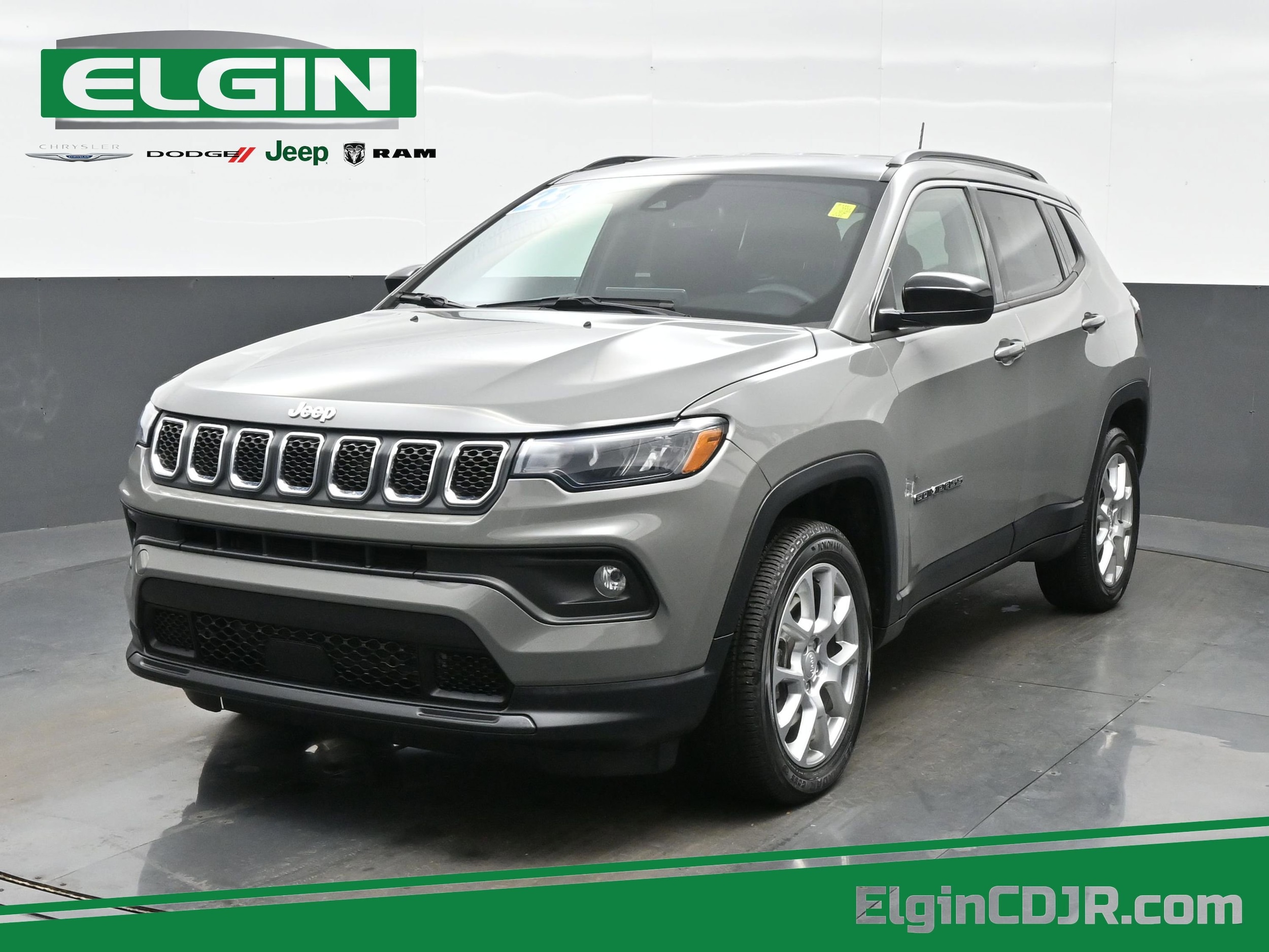 2023 Jeep Compass Latitude Lux's photo