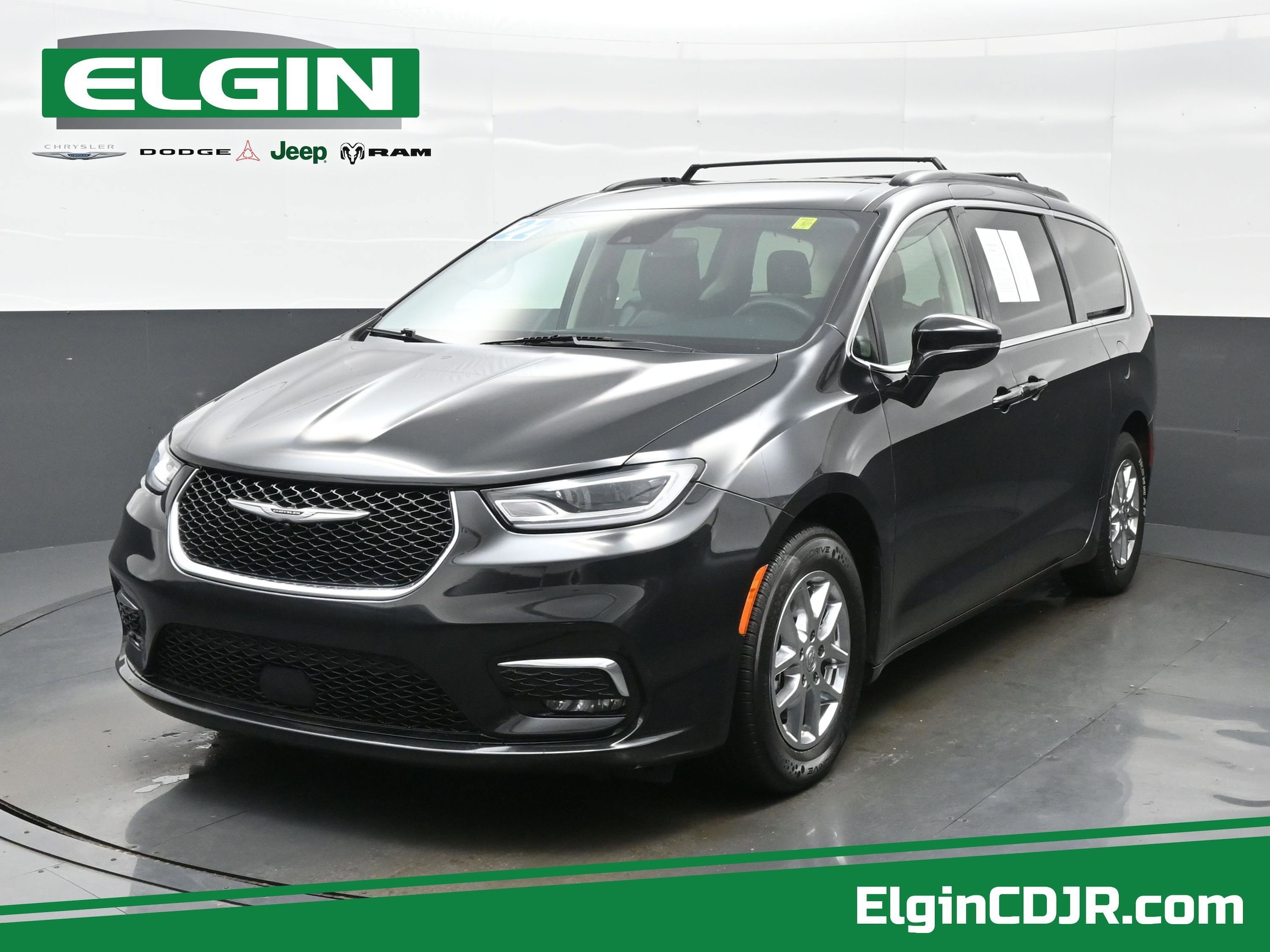 2022 Chrysler Pacifica Touring L's photo