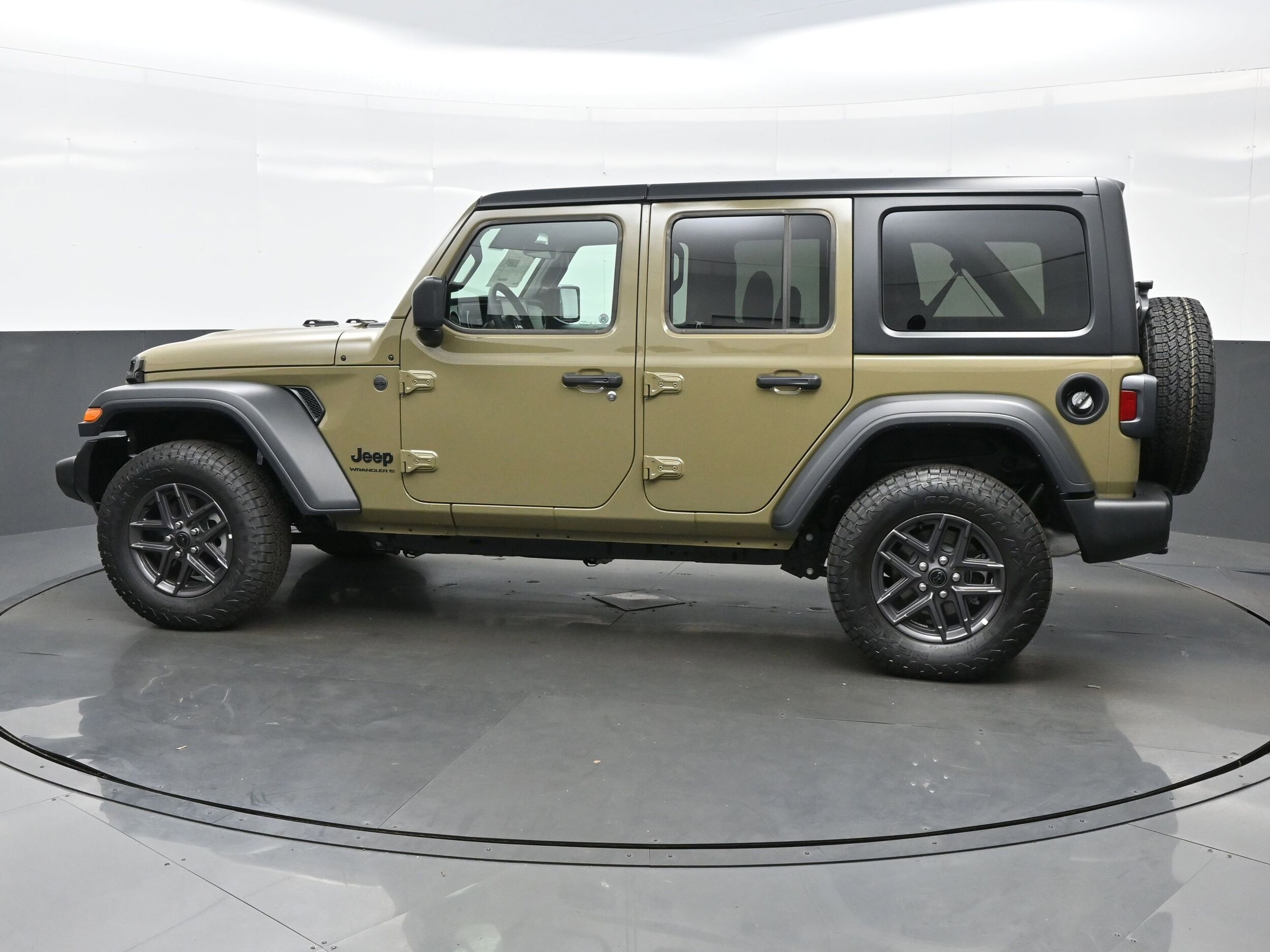 2025 Jeep Wrangler Sport S photo 3