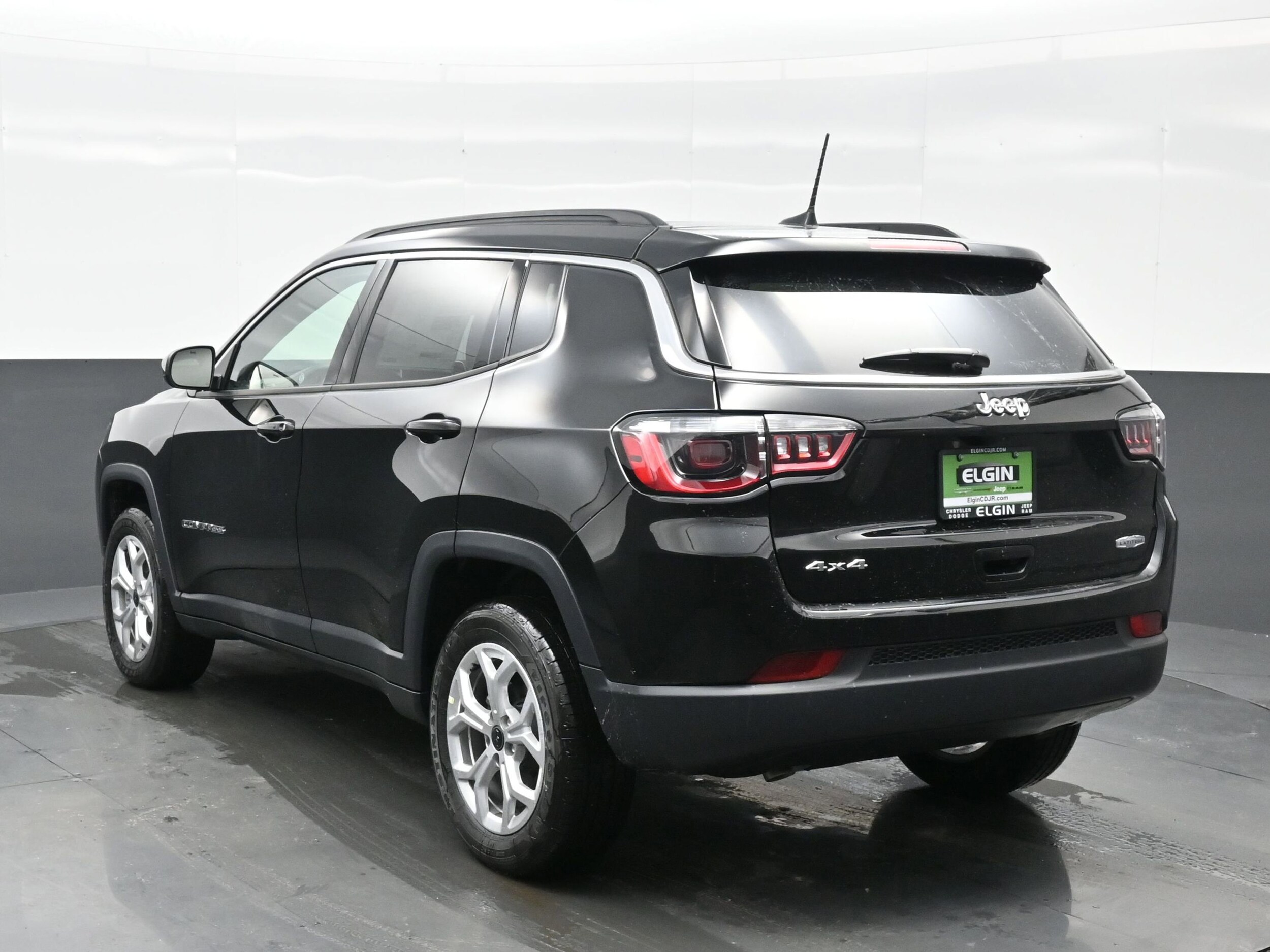 2025 Jeep Compass Latitude photo 4