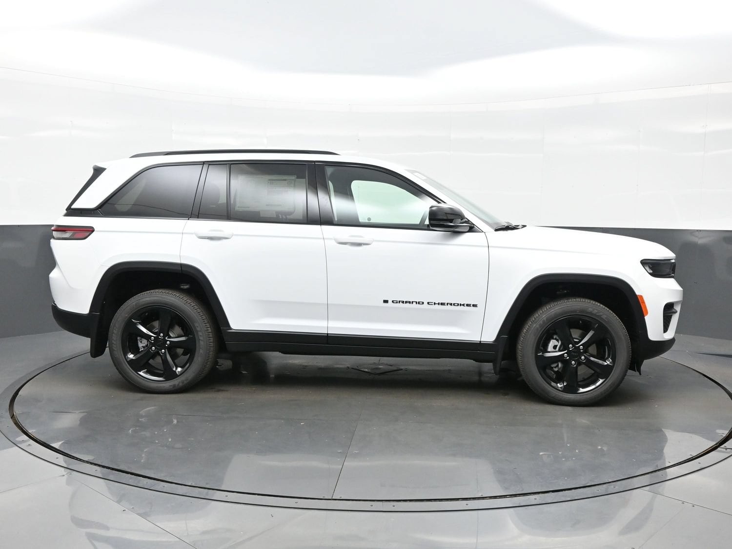 2025 Jeep Grand Cherokee Altitude - Photo 10