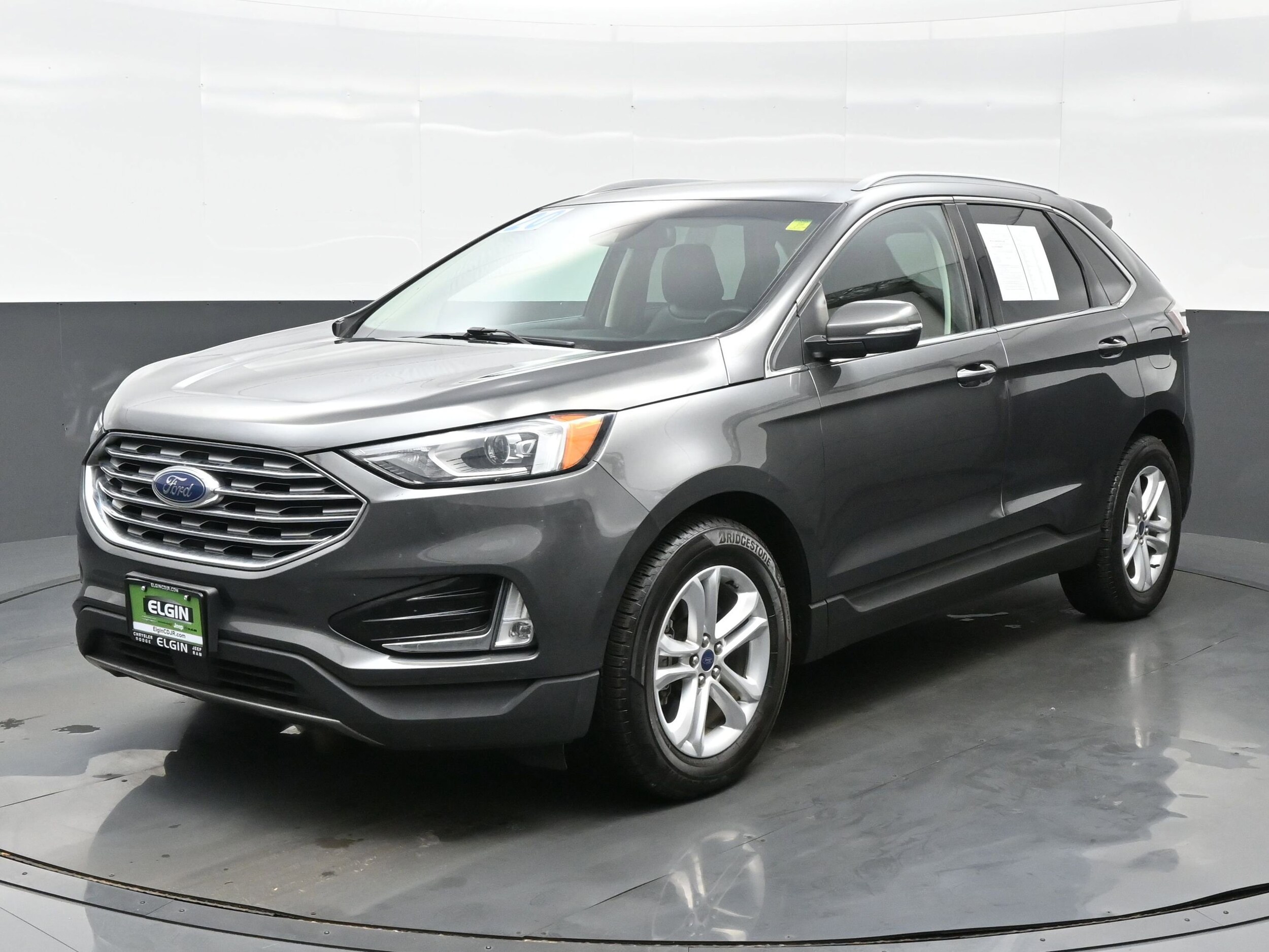 2020 Ford Edge SEL photo 2