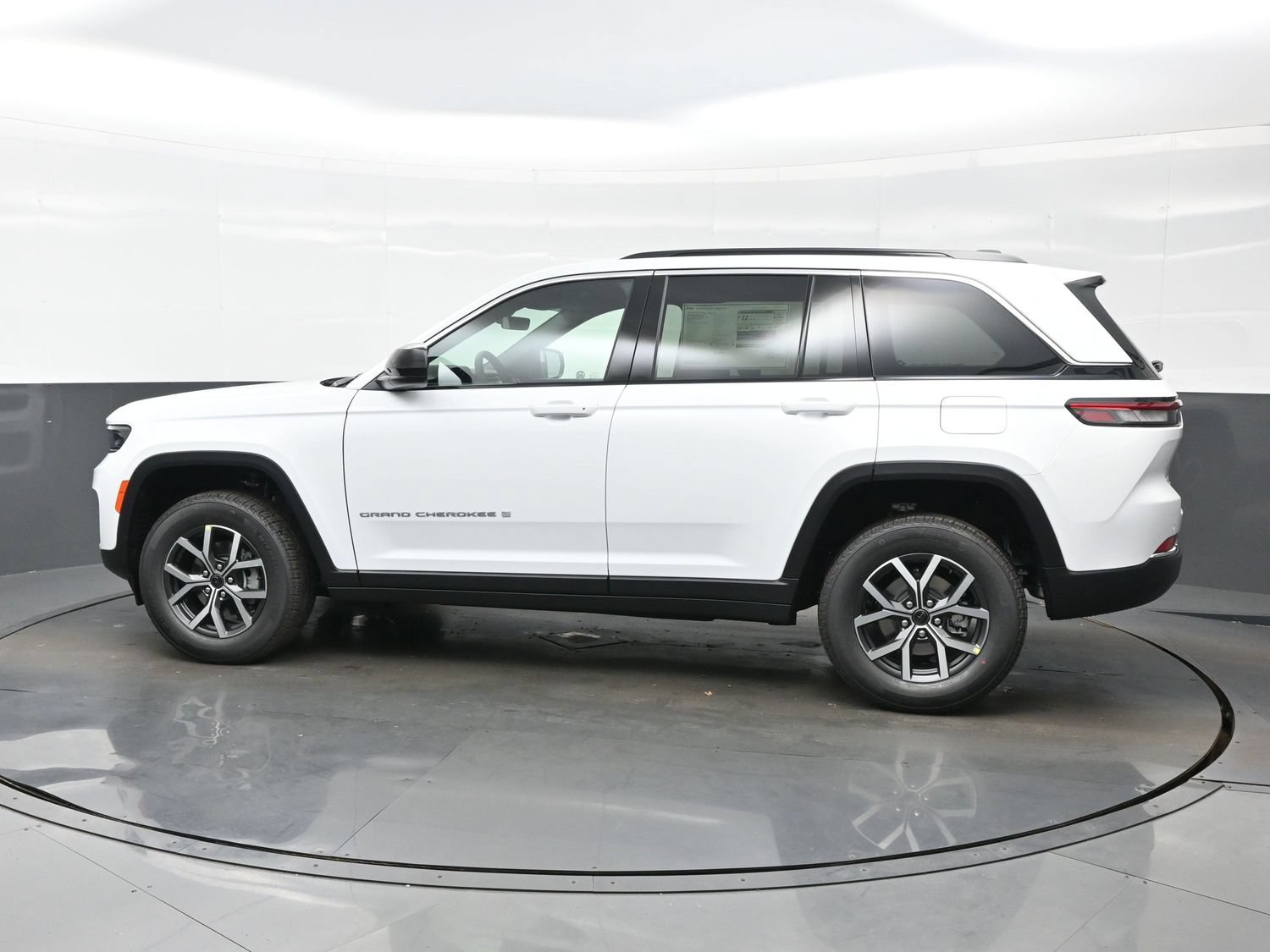 New 2027 Jeep Grand Cherokee LAREDO 4X4 Sport Utility