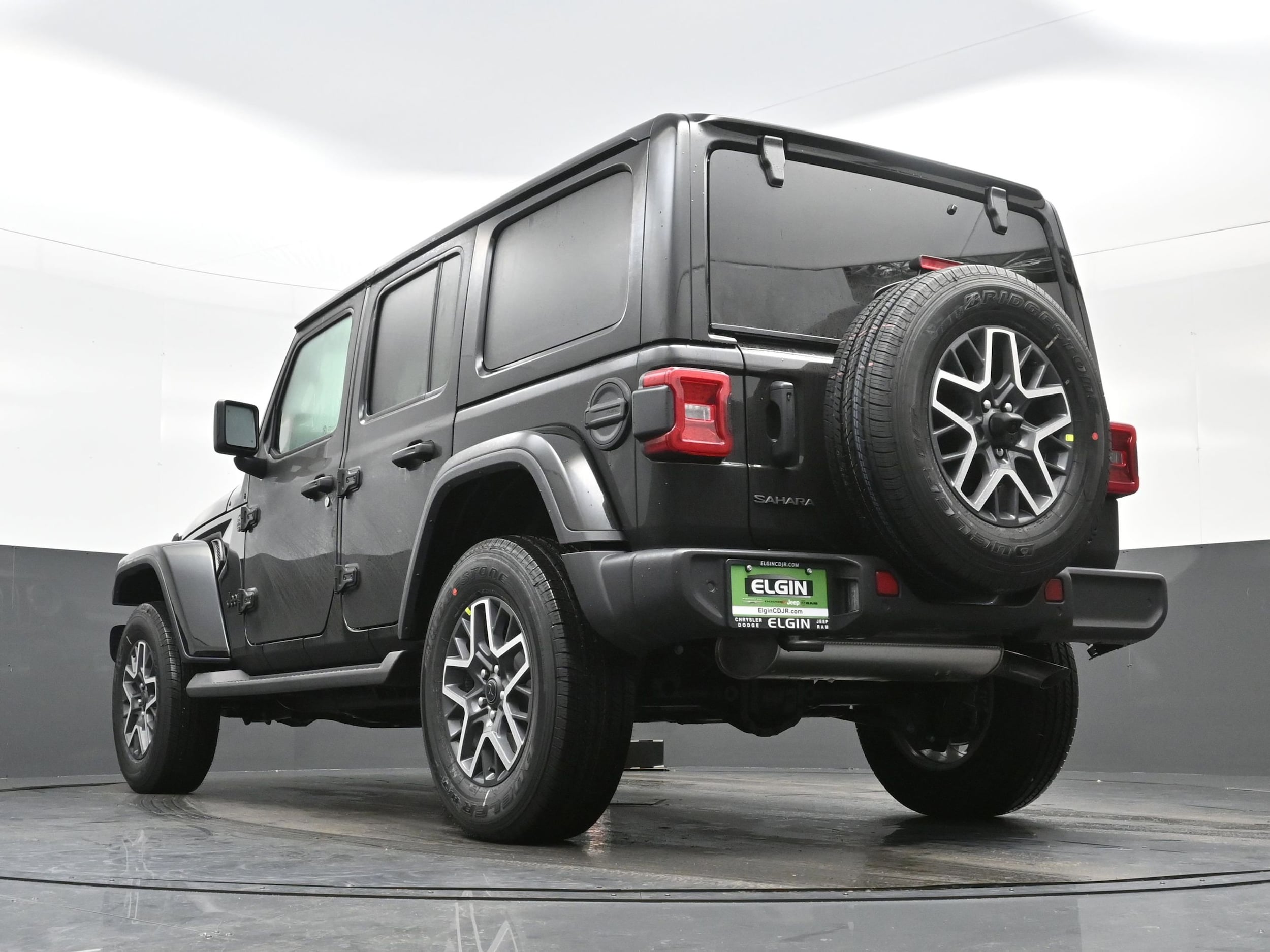 2025 Jeep Wrangler 4-Door Sahara - Photo 13