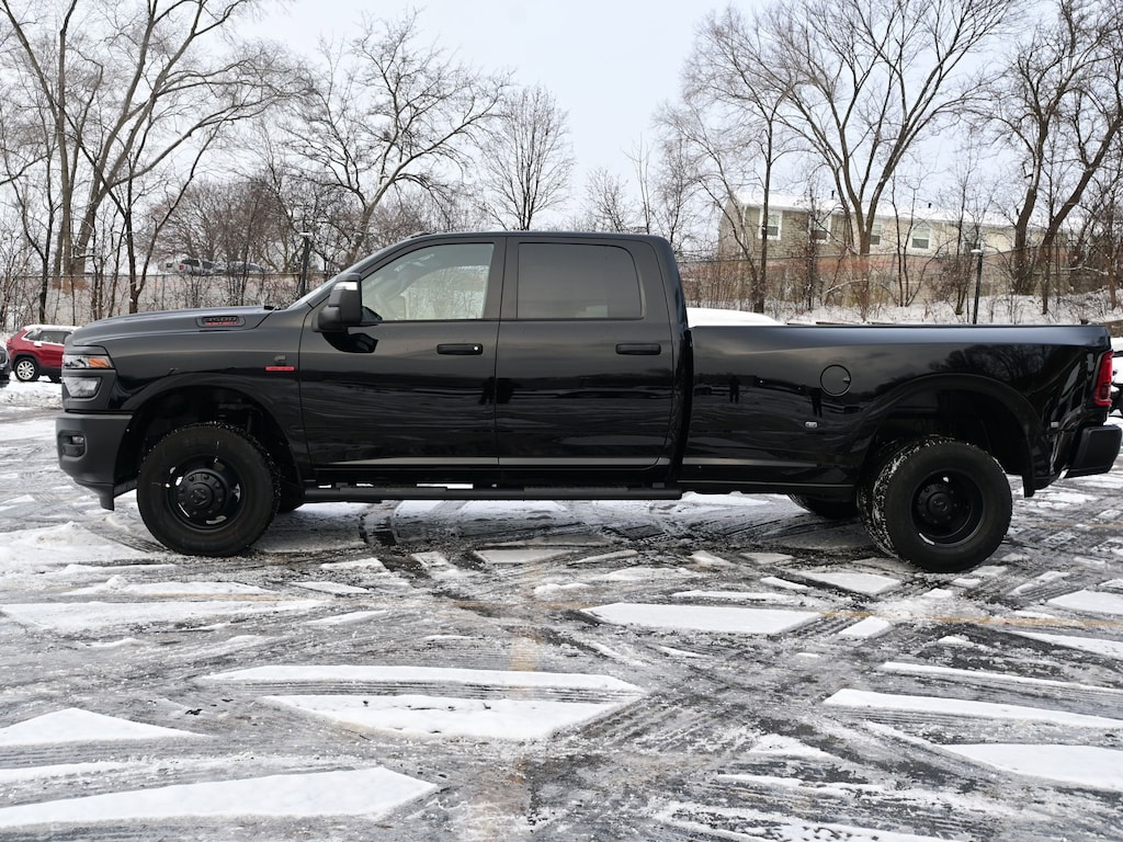 New 2026 Ram 3500 TRADESMAN CREW CAB 4X4 8' BOX Pickup