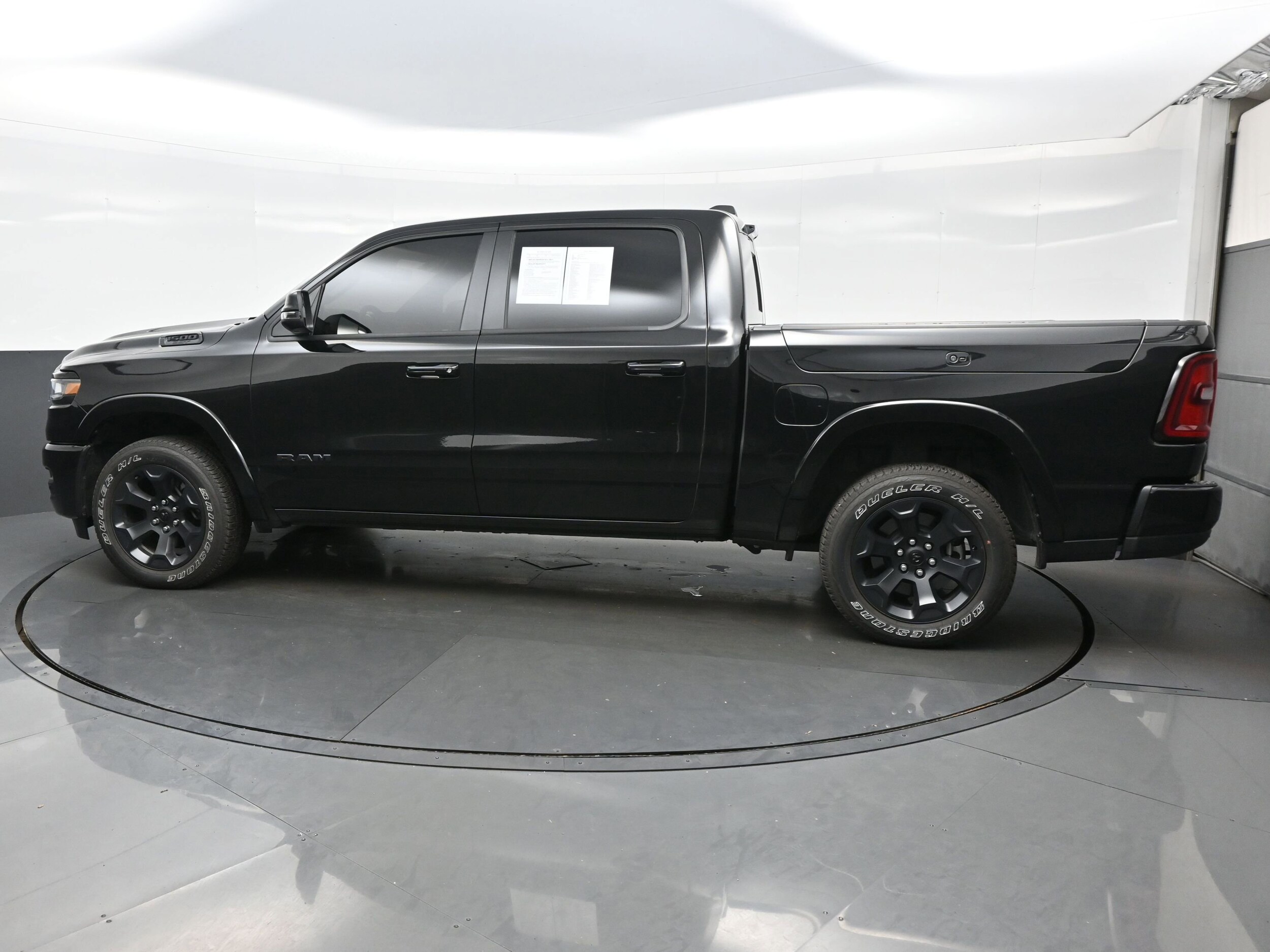 2025 Ram 1500 Big Horn Lone Star Night Edition photo 3