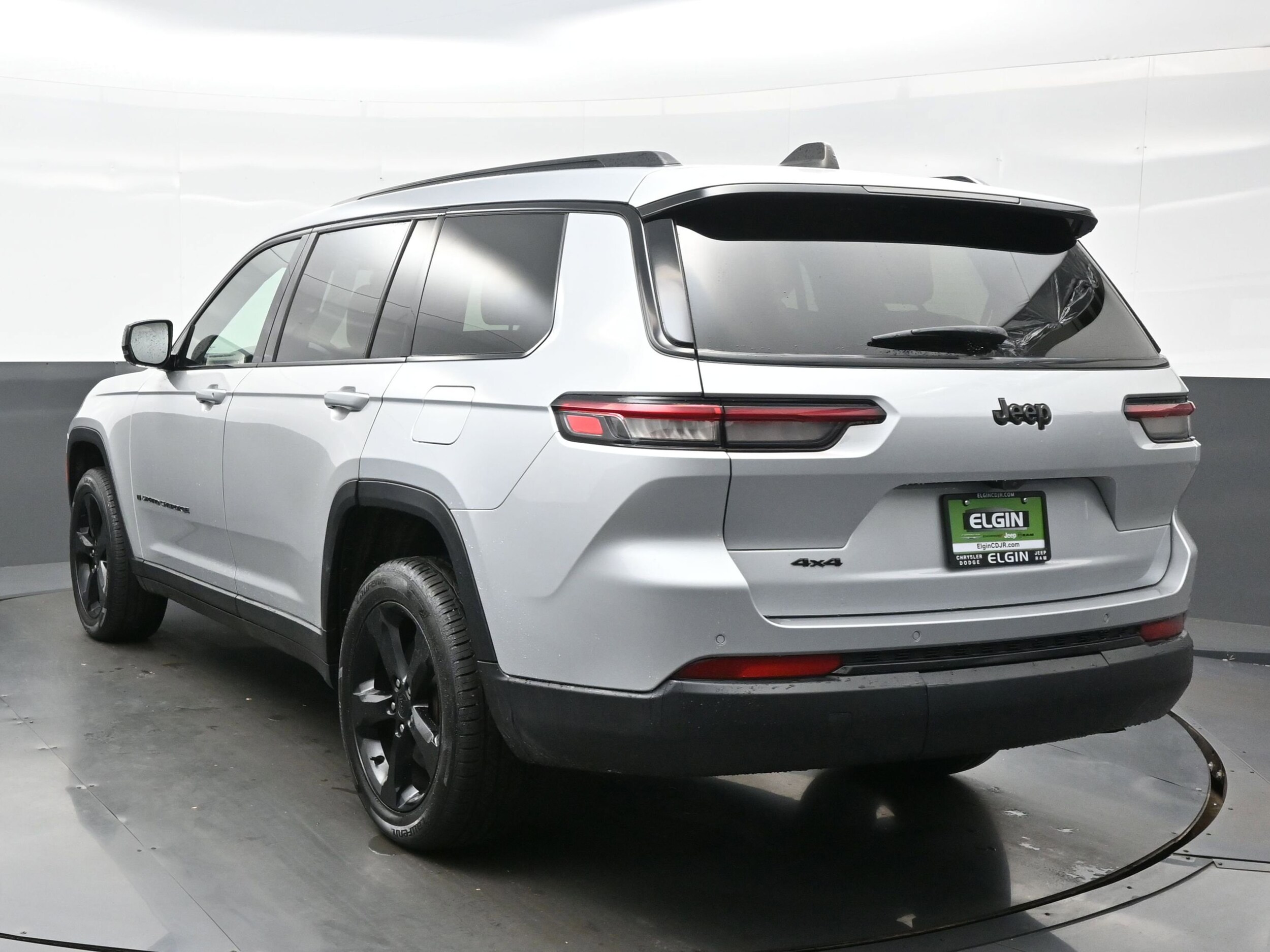 2023 Jeep Grand Cherokee Altitude photo 4
