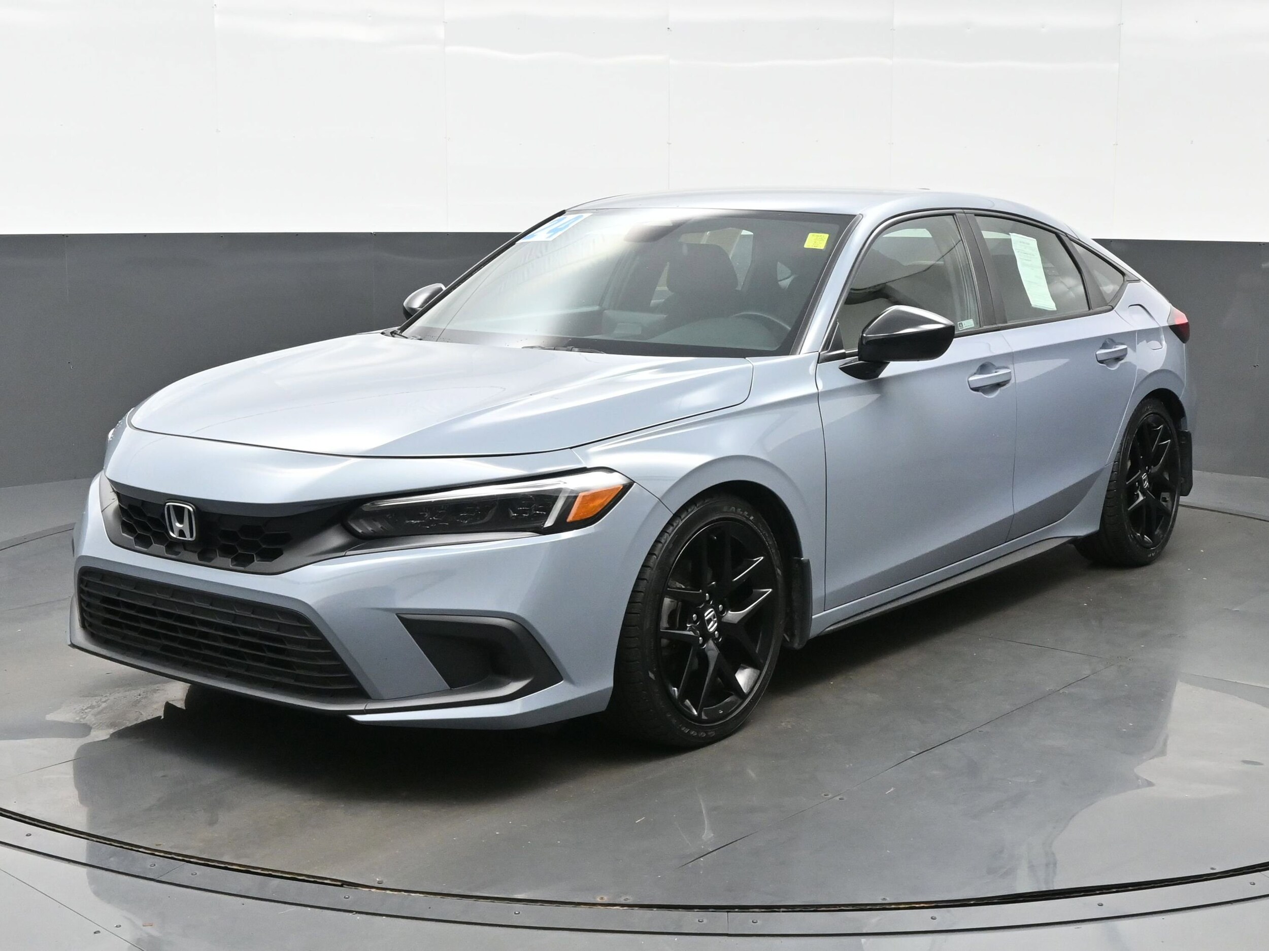 2024 Honda Civic Hatchback Sport photo 2