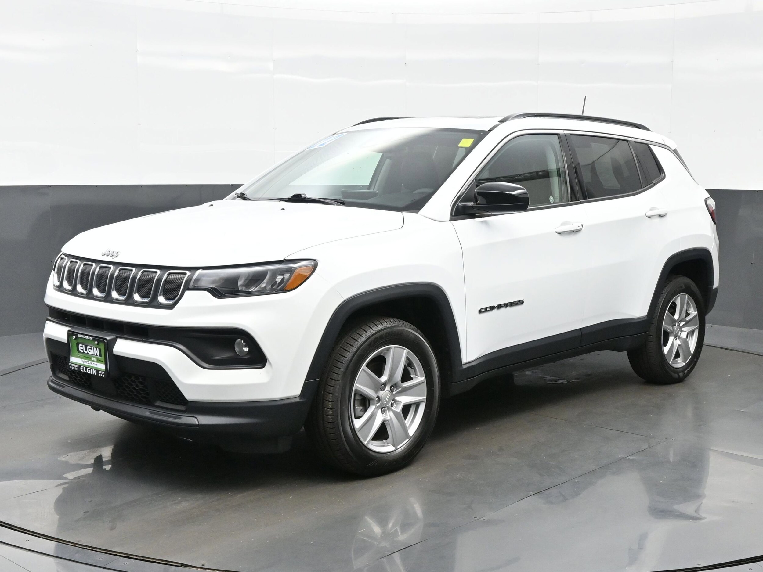 2022 Jeep Compass Latitude photo 2