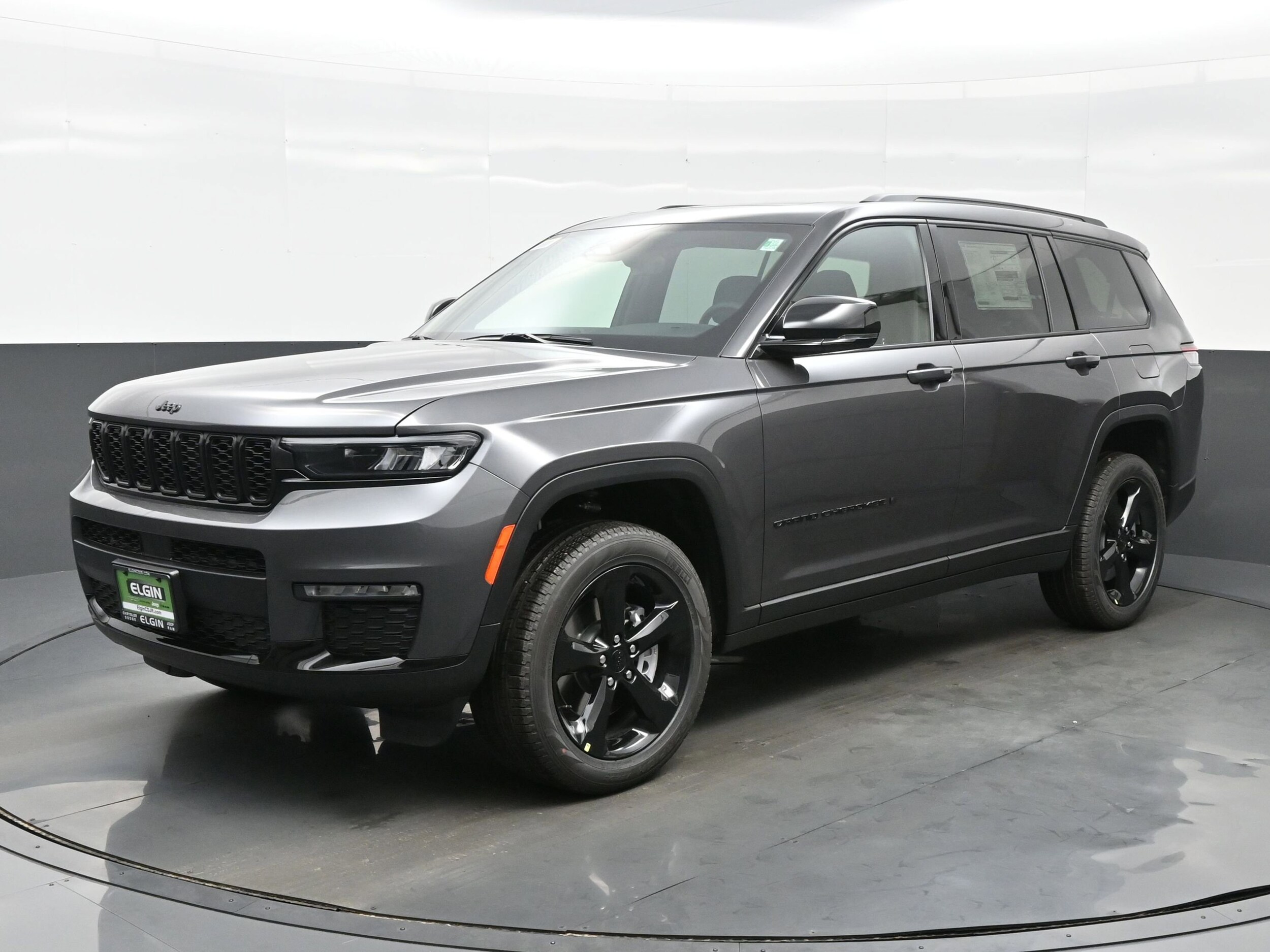 2025 Jeep Grand Cherokee Limited photo 2