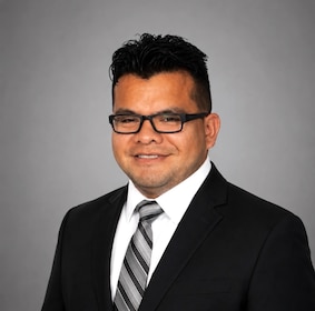 Staff member Alexander L from ID_889b00232e90
