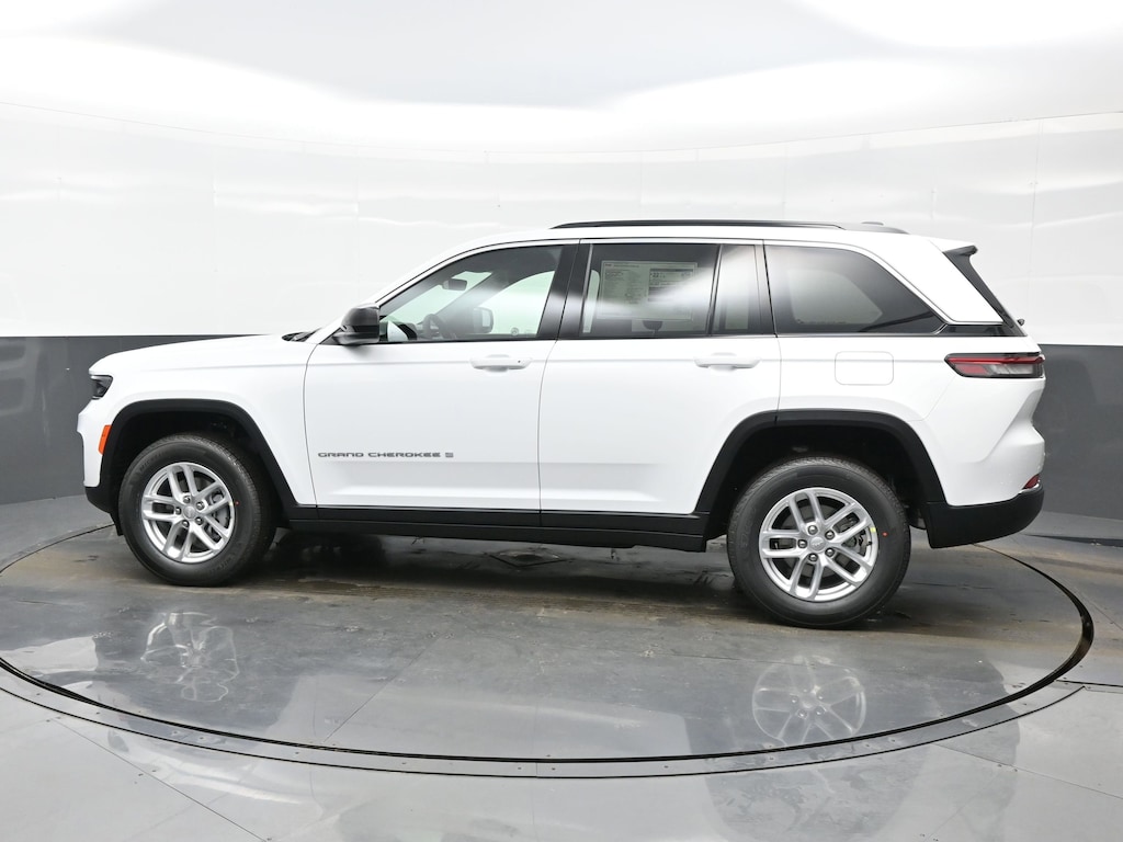 New 2026 Jeep Grand Cherokee LAREDO 4X4 Sport Utility