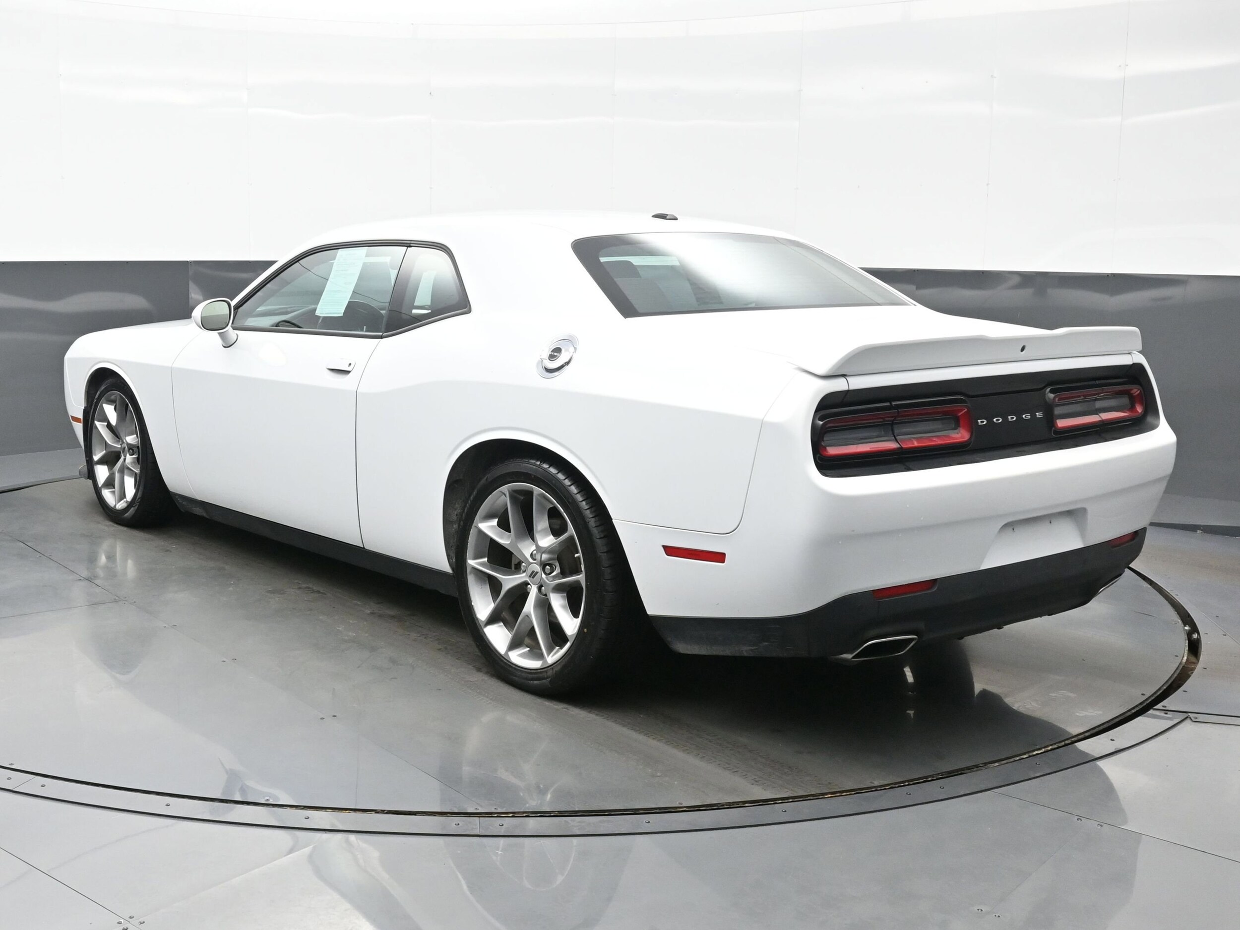 2022 Dodge Challenger GT photo 4