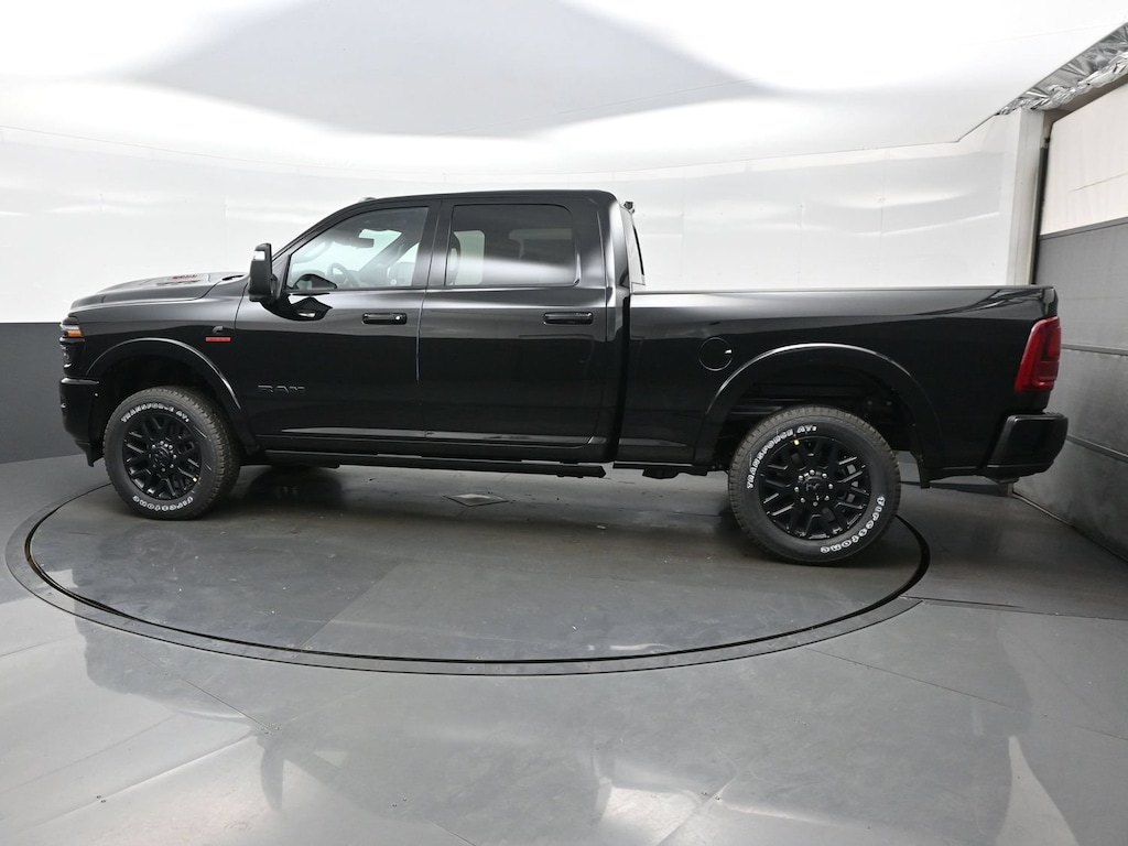 New 2026 Ram 2500 LIMITED CREW CAB 4X4 6'4 BOX Pickup