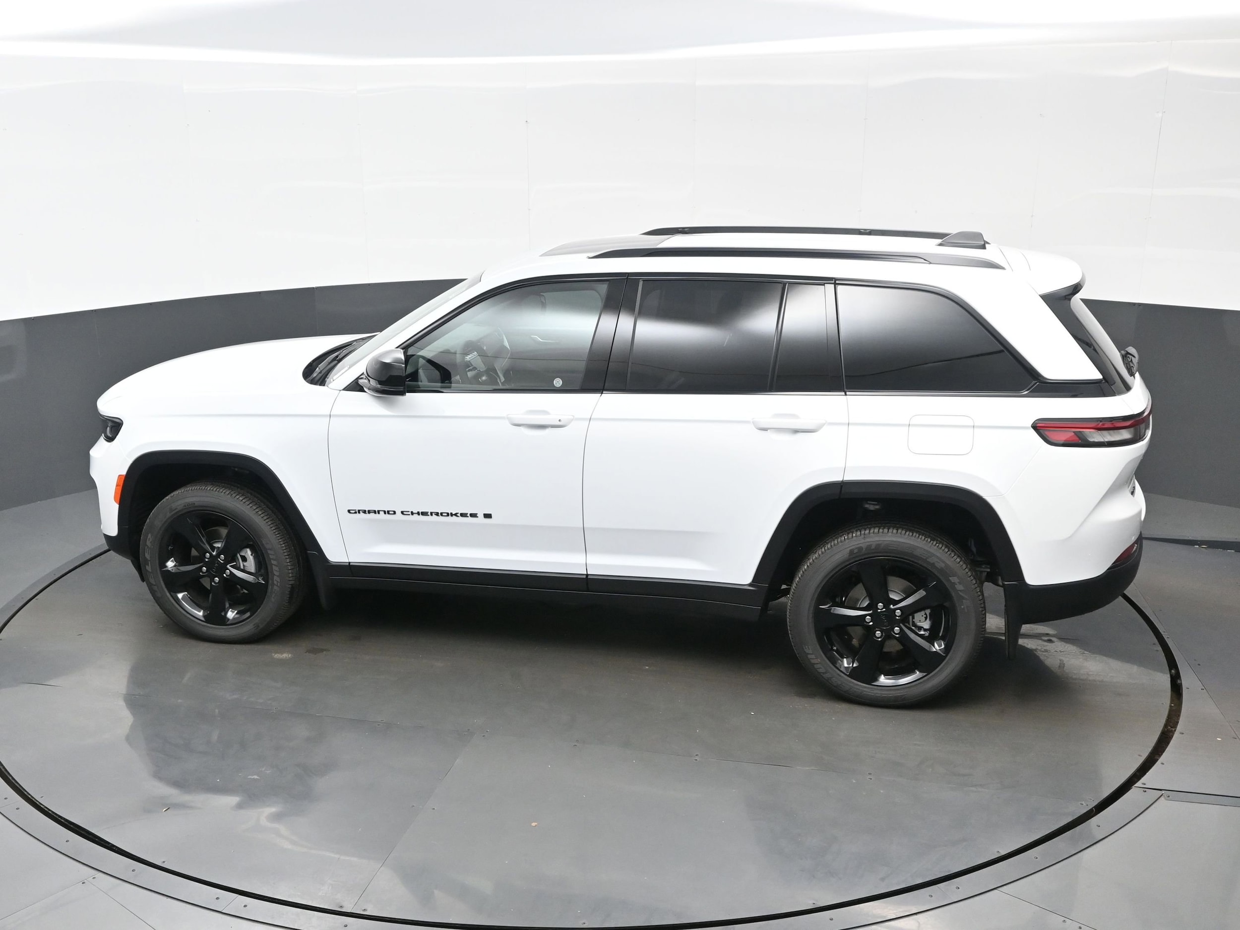 2025 Jeep Grand Cherokee Altitude - Photo 22
