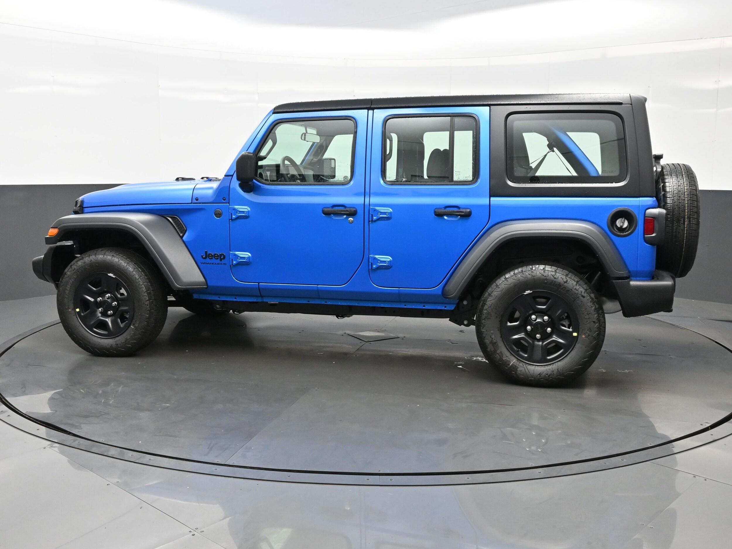 2025 Jeep Wrangler Sport photo 3