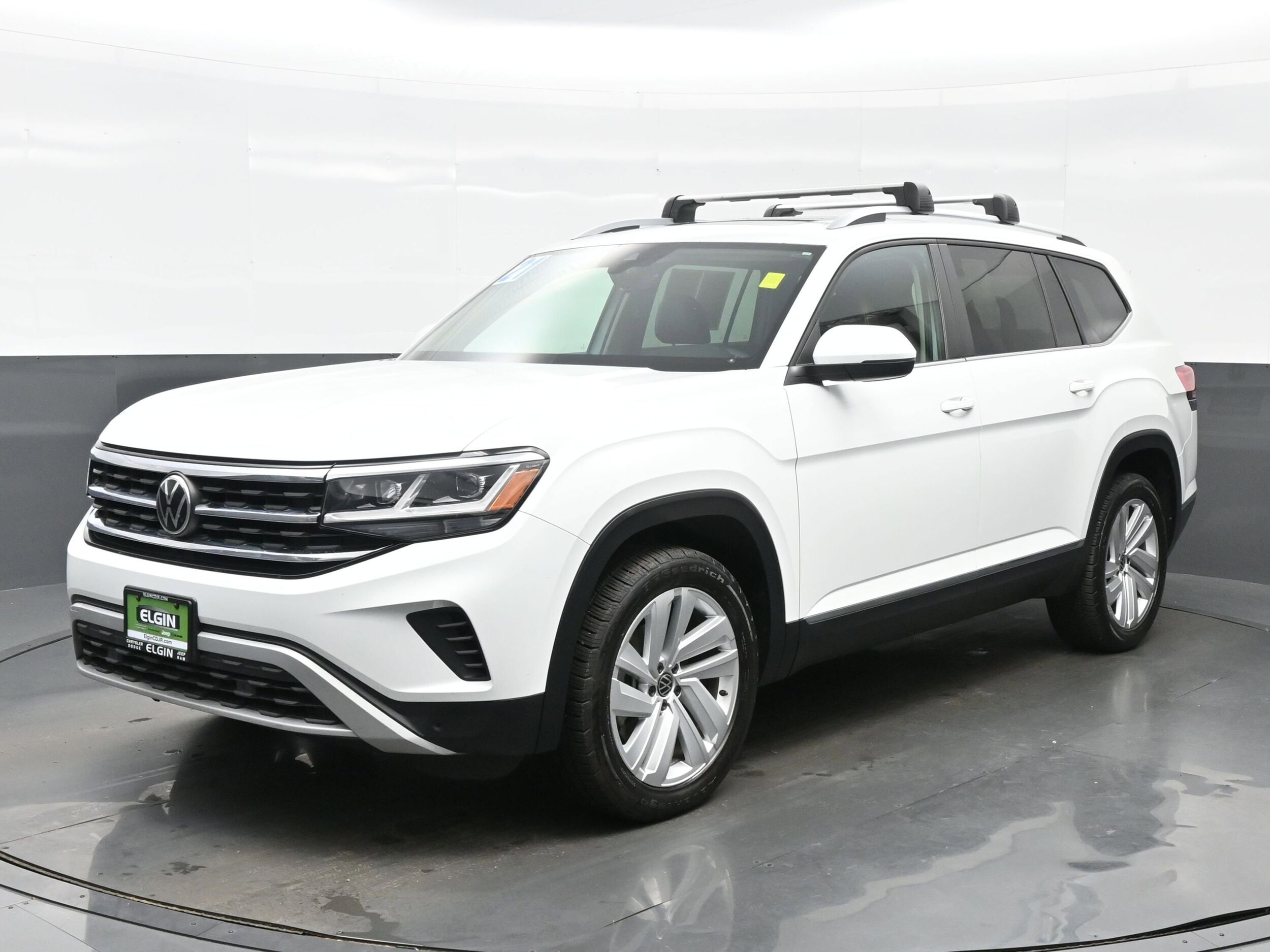 2021 Volkswagen Atlas SEL photo 2