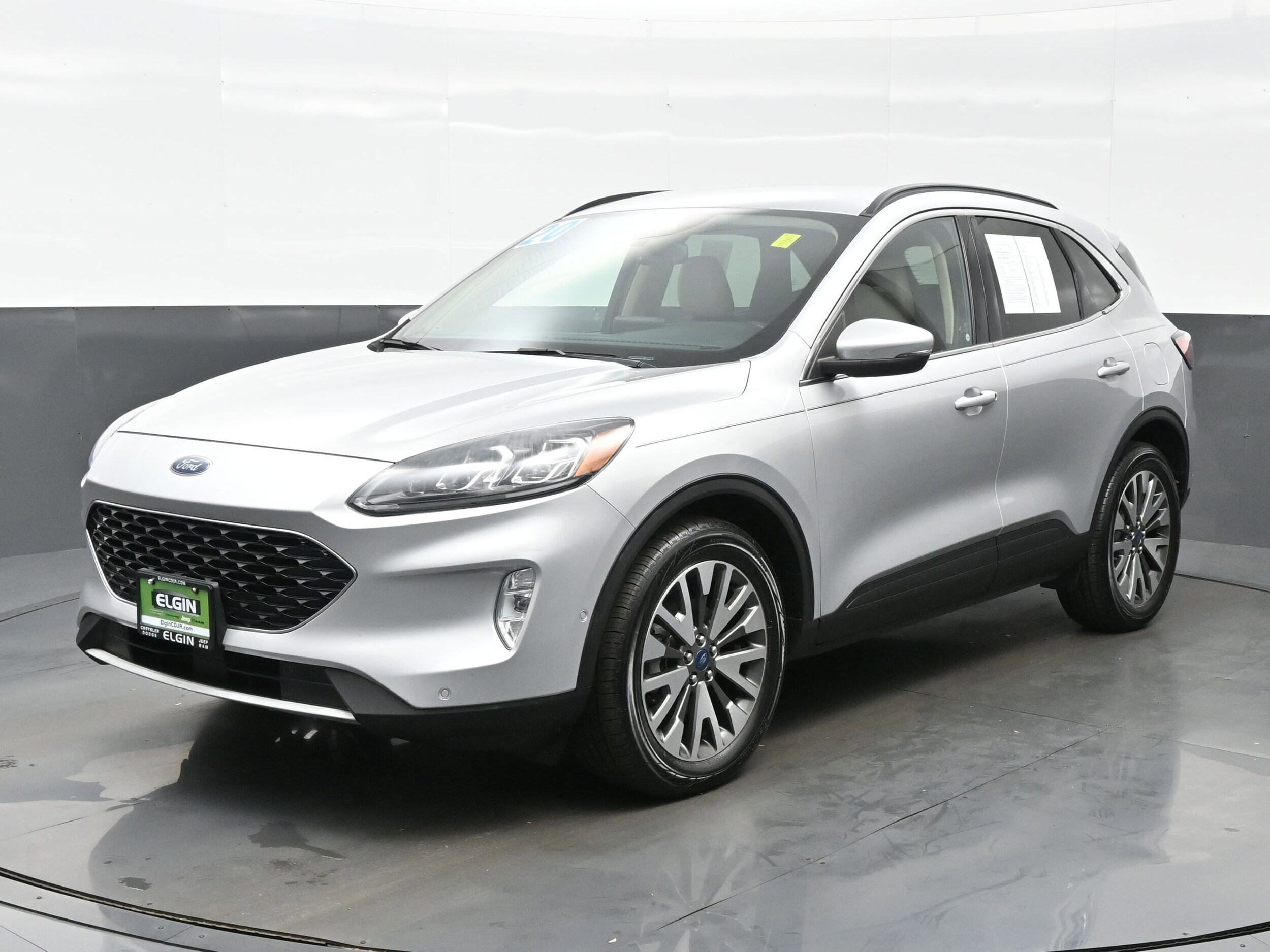 2020 Ford Escape Titanium photo 2