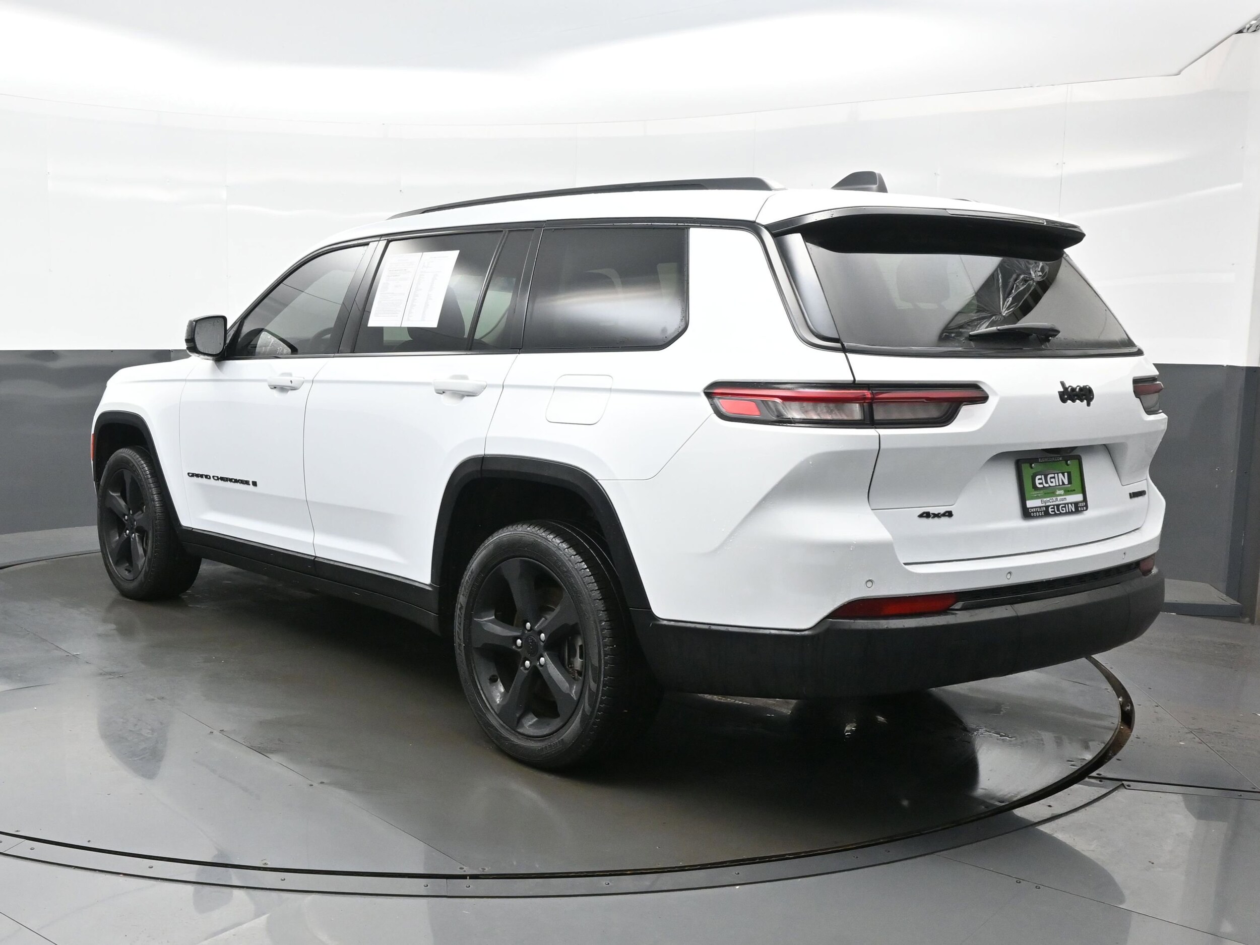 2023 Jeep Grand Cherokee Limited photo 3