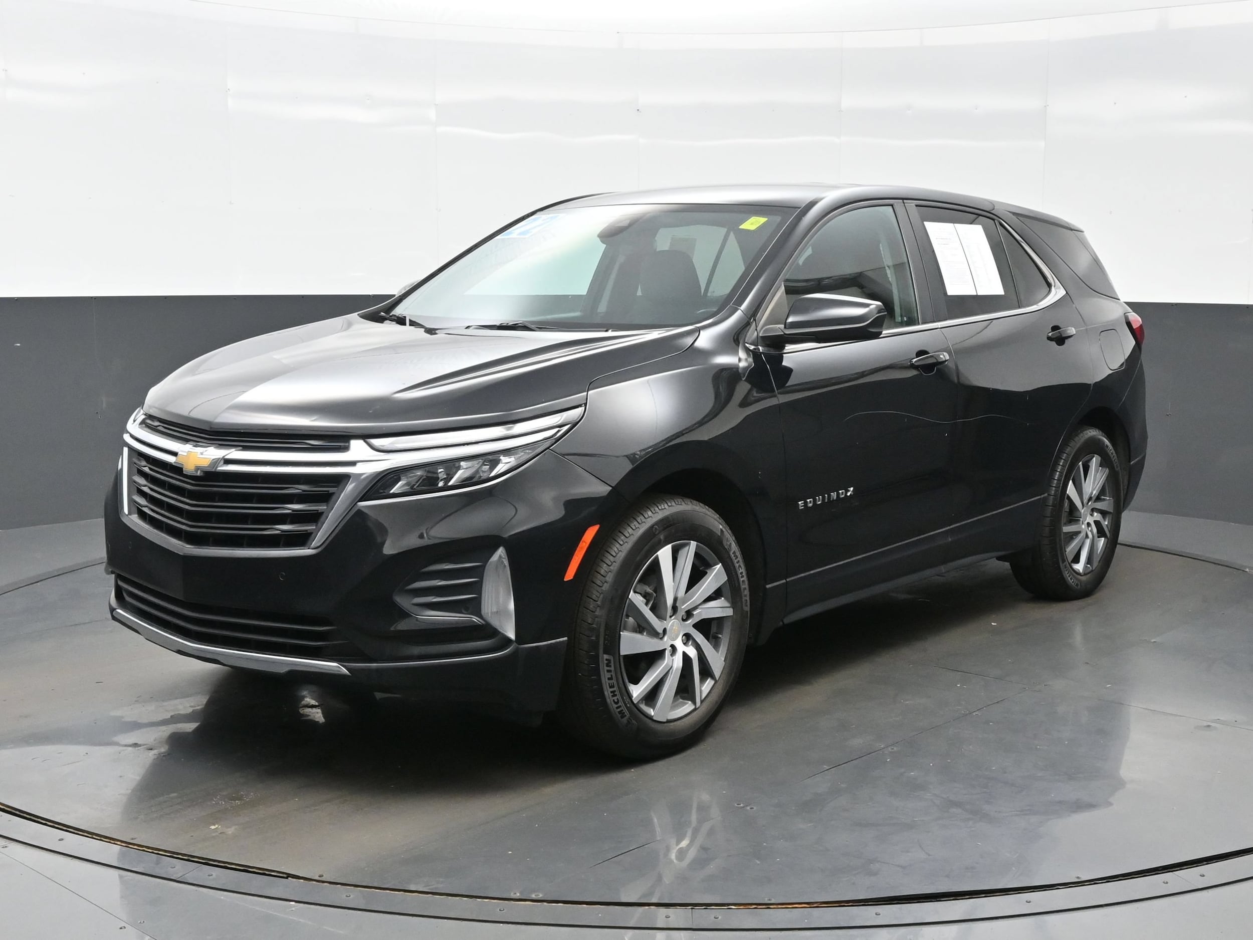 Used 2022 Chevrolet Equinox LT with VIN 3GNAXKEV8NL259627 for sale in Streamwood, IL