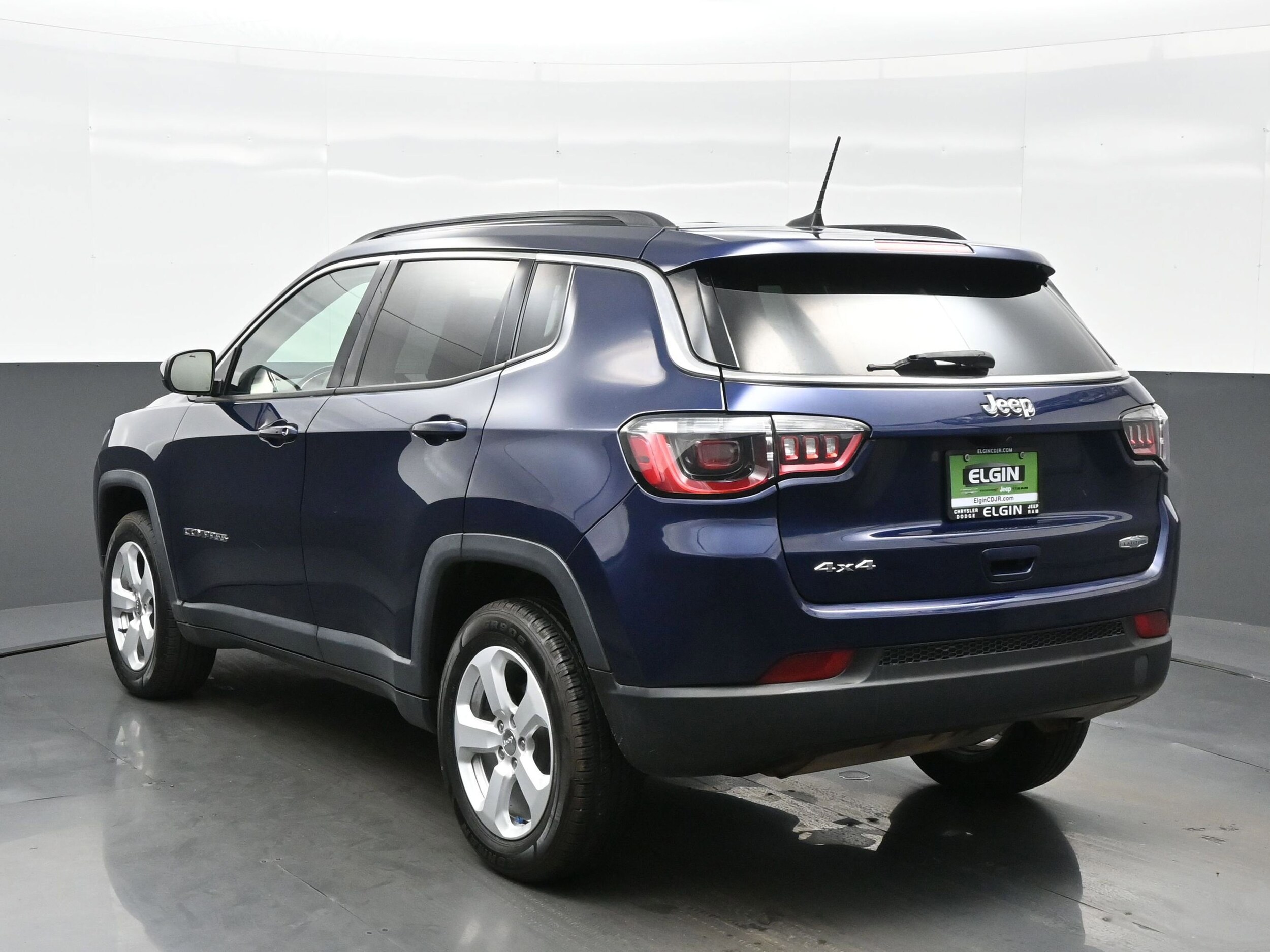 2021 Jeep Compass Latitude photo 2